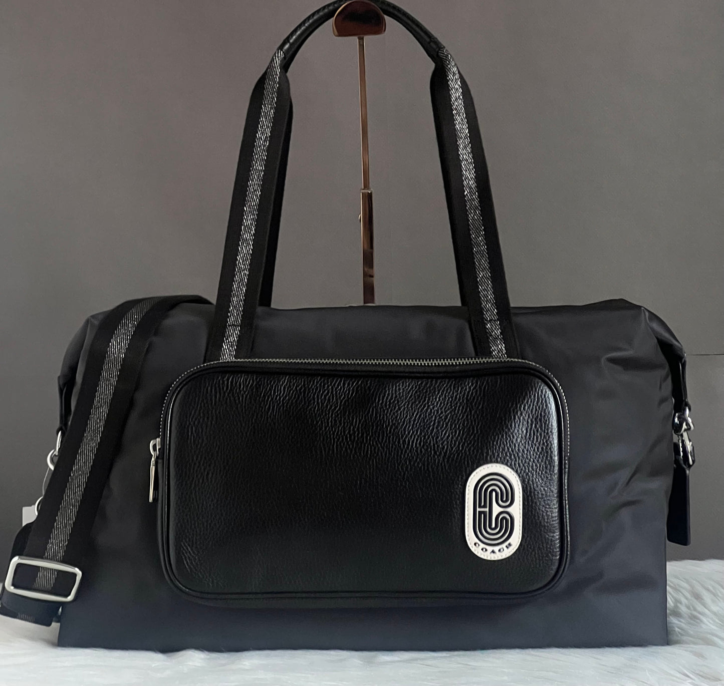 Coach Court Weekender