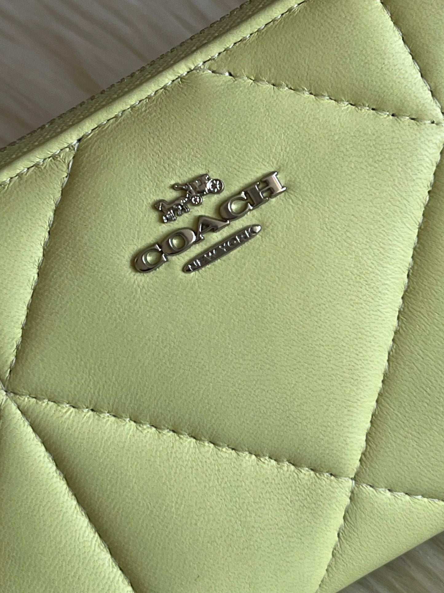 Coach Medium Id Zip Wallet With Puffy Diamond Quilting