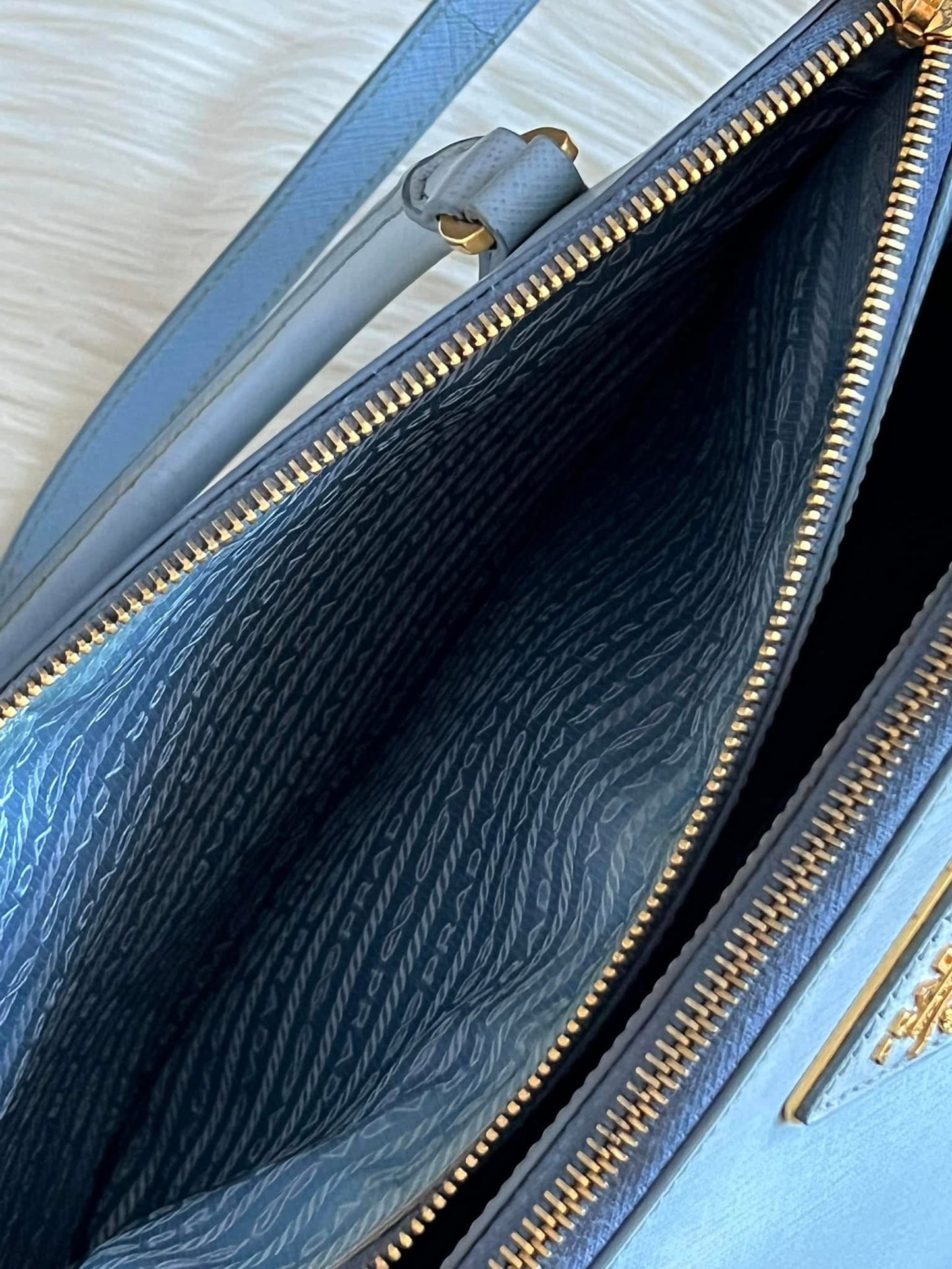 Prada Saffiano Lux Medium Galleria Zip Tote