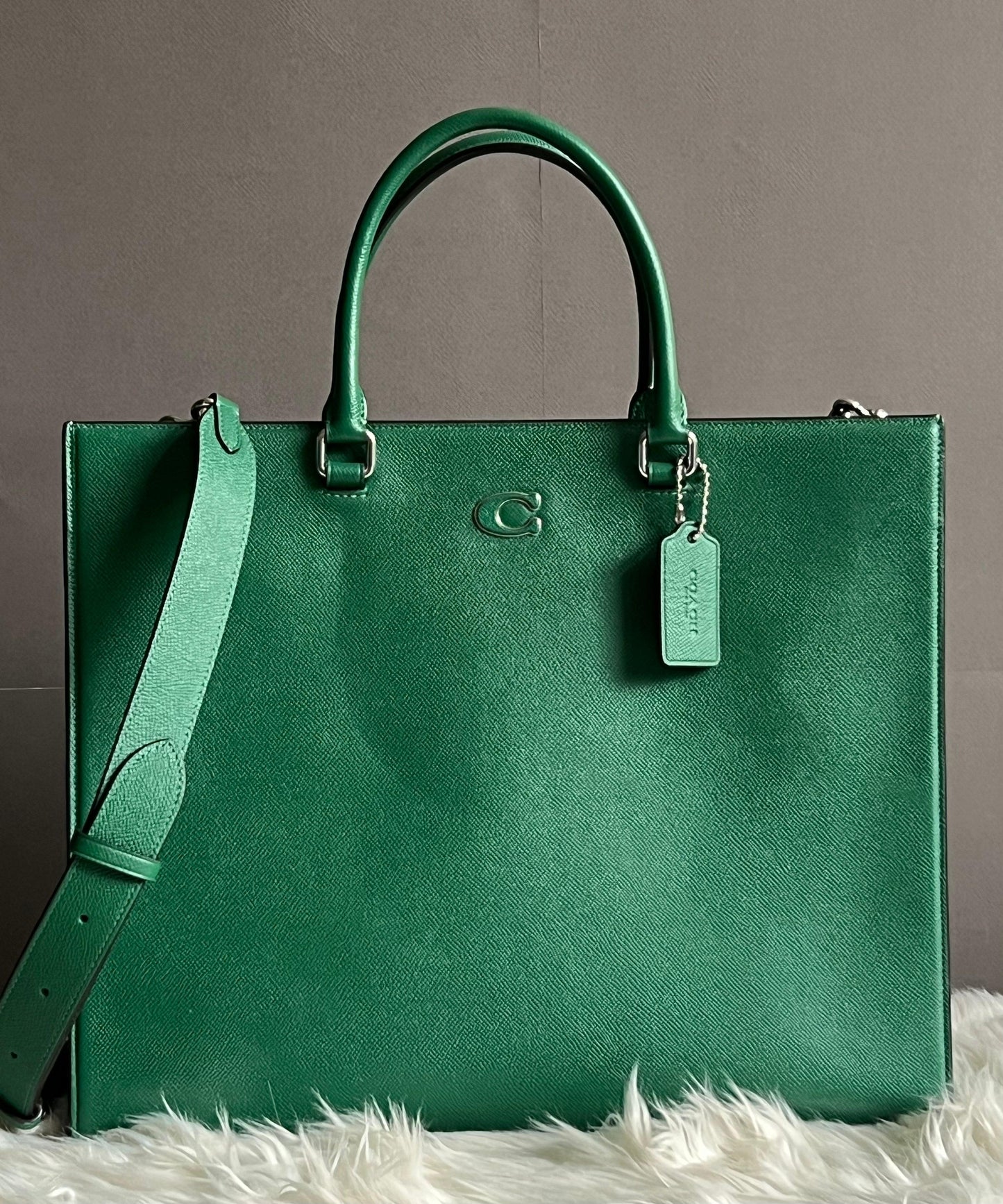 Coach Field Tote 40 with Signature Canvas Detail