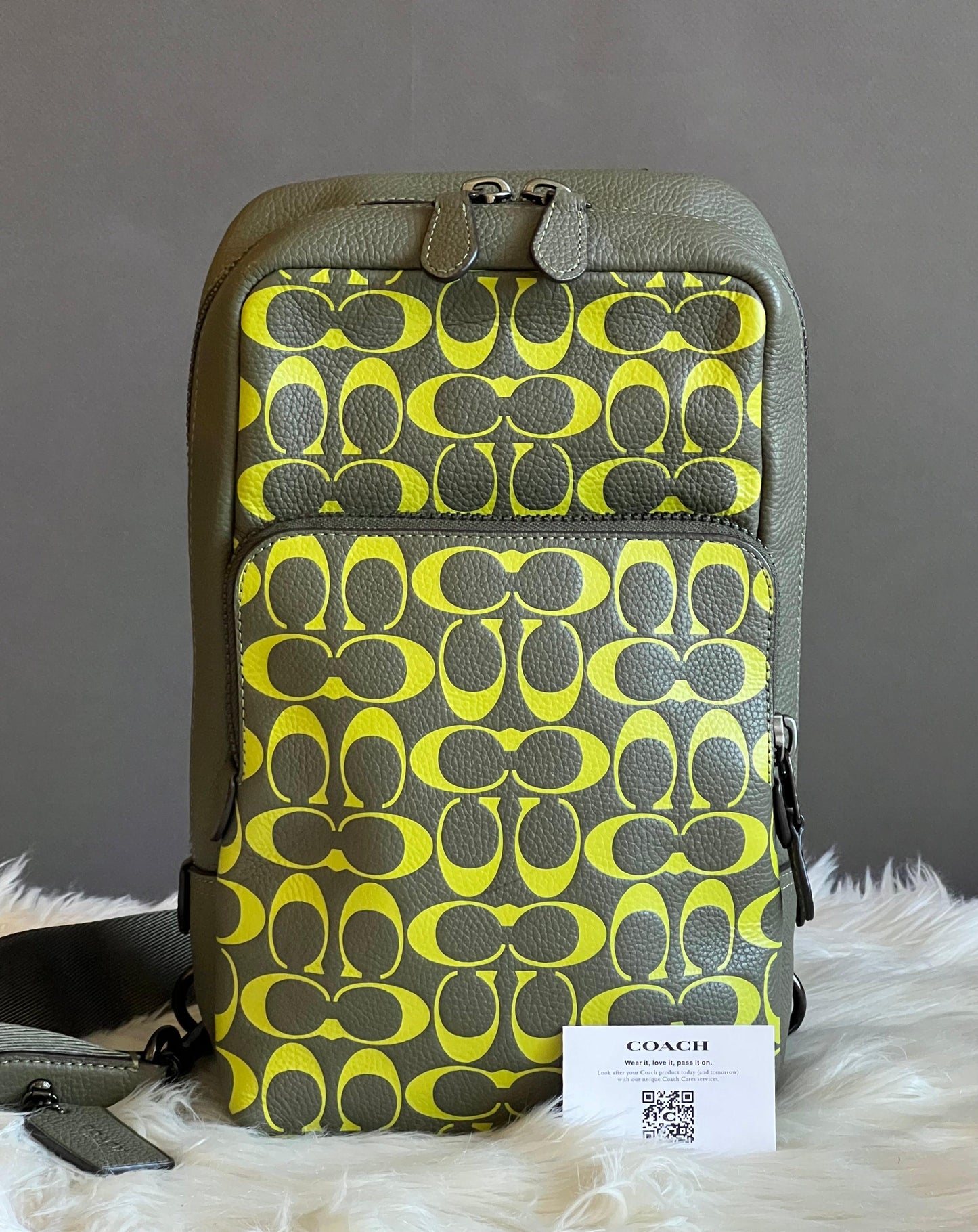Coach Gotham Pack In Signature Leather