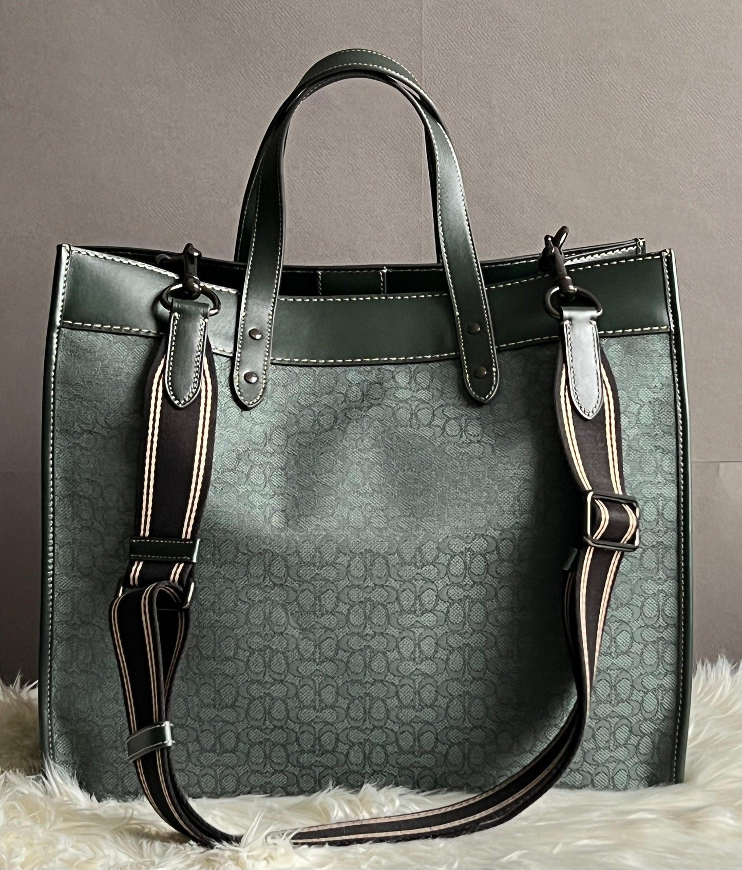 Coach Field Tote 40 in Micro Signature Jacquard