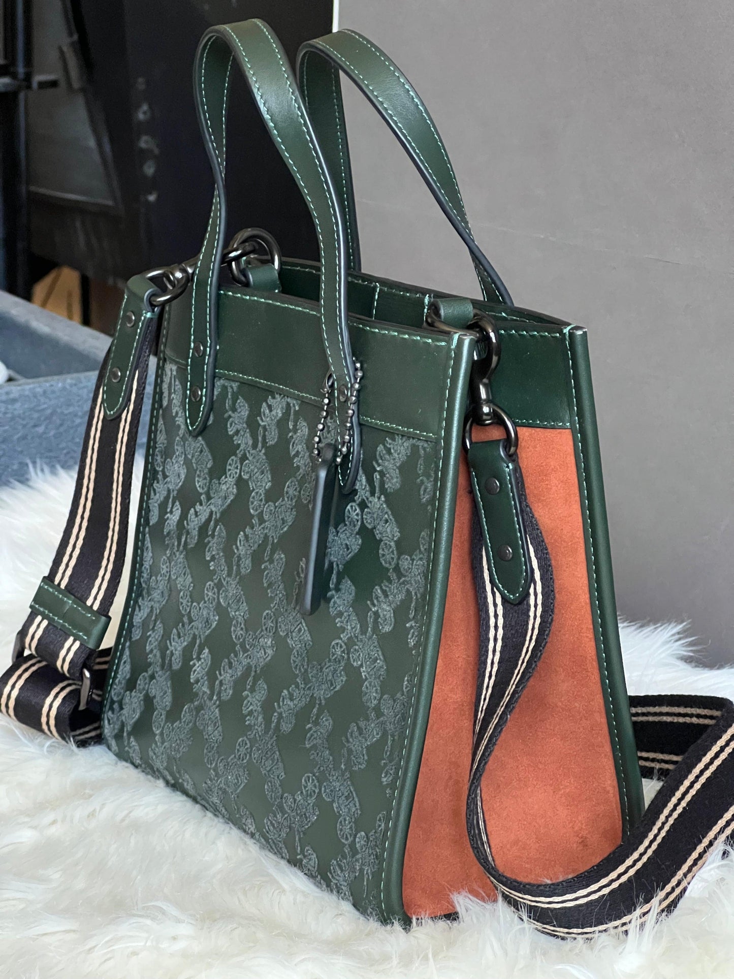 Coach Field Tote 22 with Horse and Carriage