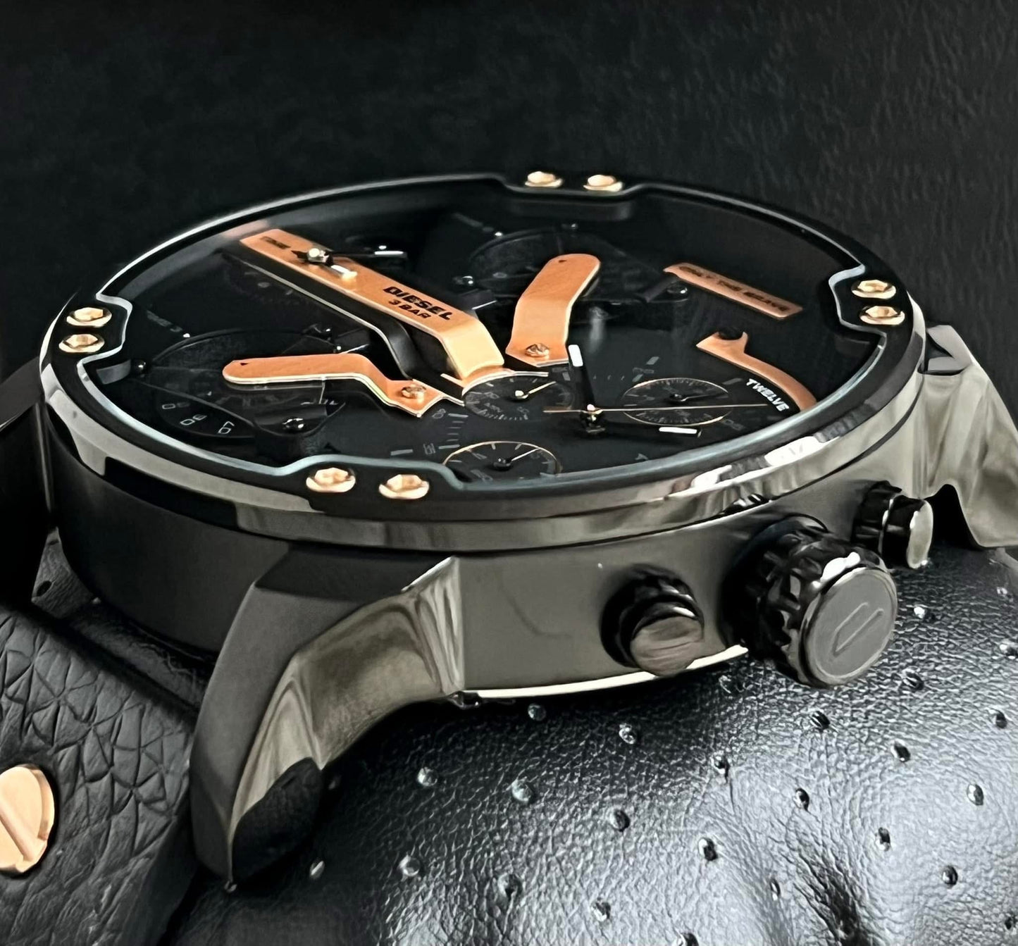Diesel Men’s Mr. Daddy 2.0 Chrono Black Dial Leather Watch