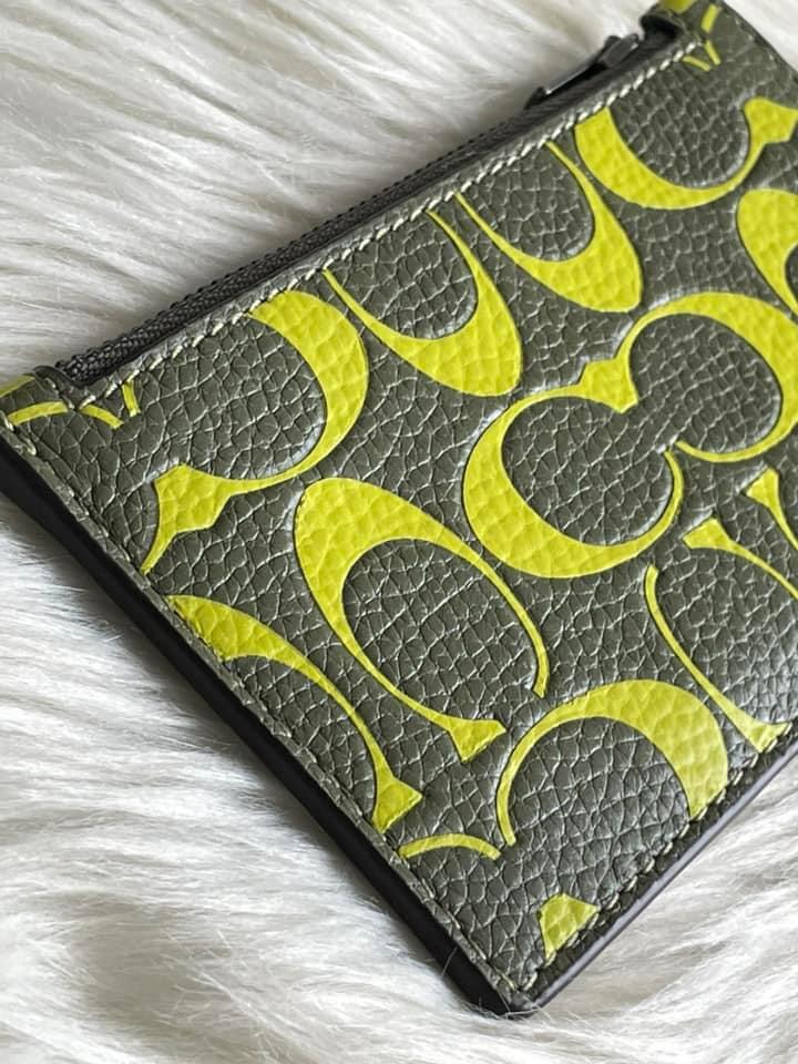 Coach Zip Card Case in Signature Leather