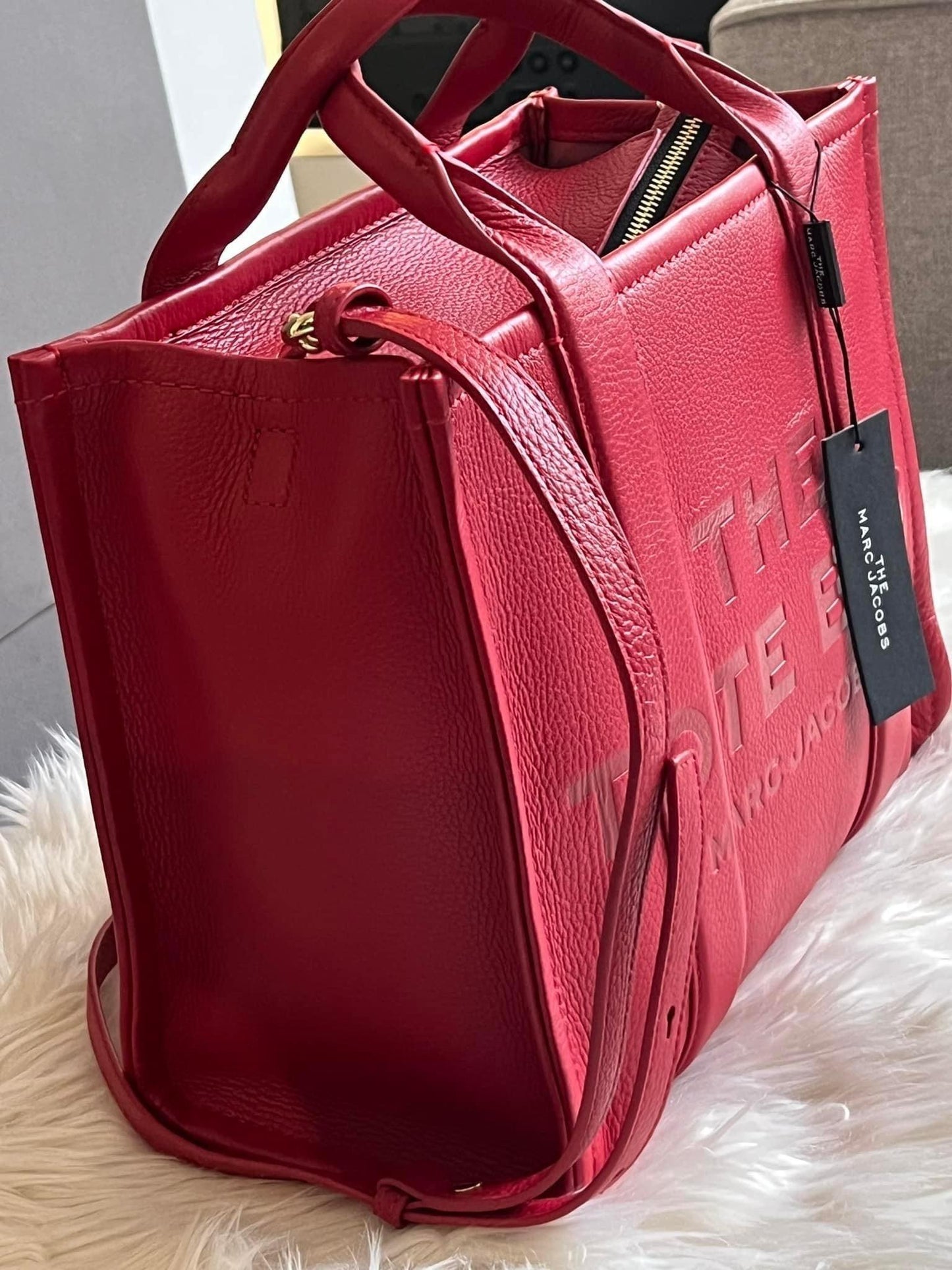 Marc Jacobs The Leather Medium Tote Bag