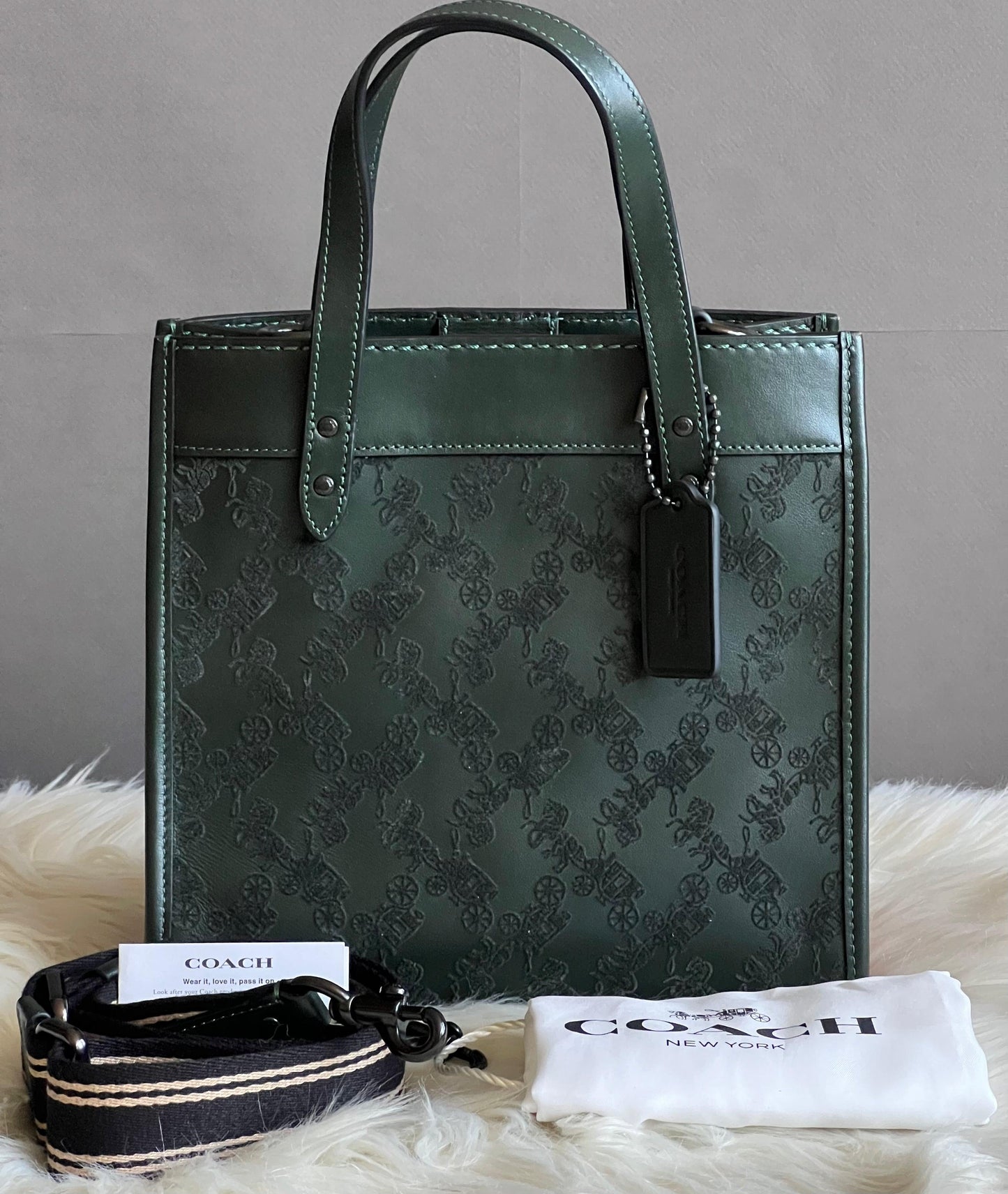 Coach Field Tote 22 with Horse and Carriage