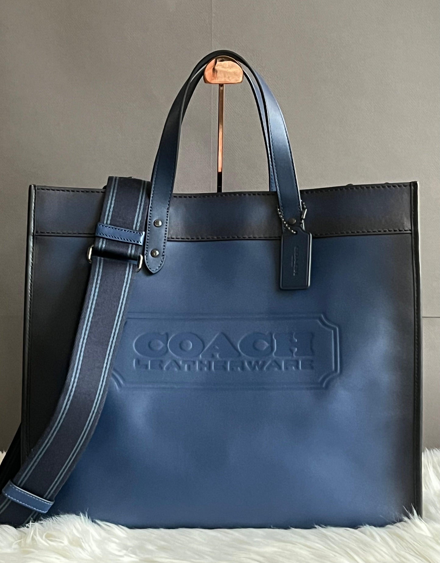Coach Field Tote 40