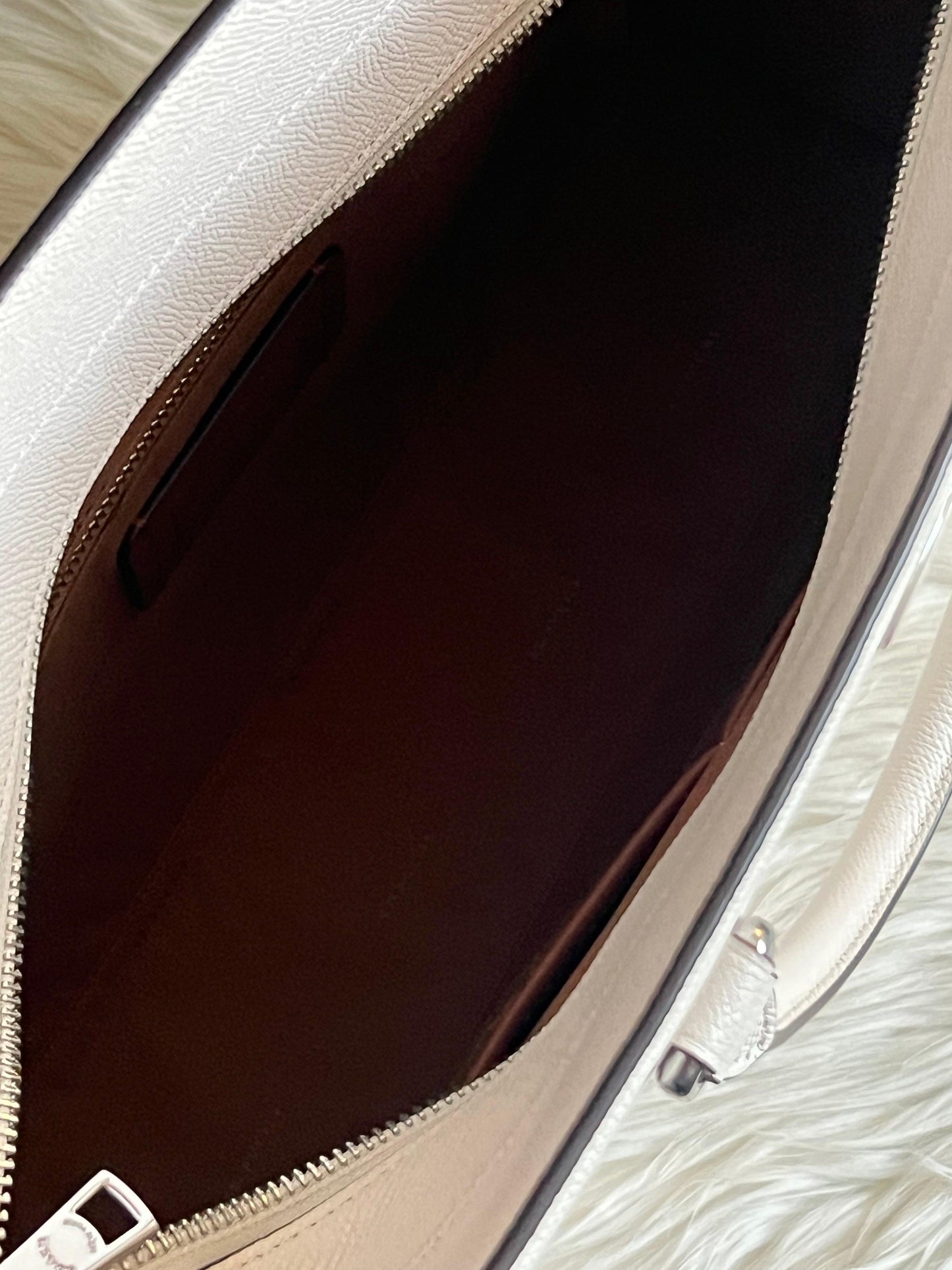Coach Field Tote 40 with Signature Canvas Detail