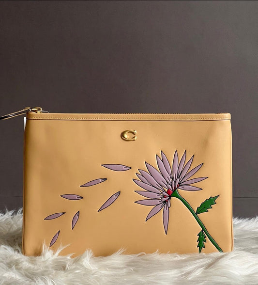 Coach X Observed By Us Essential Pouch 28