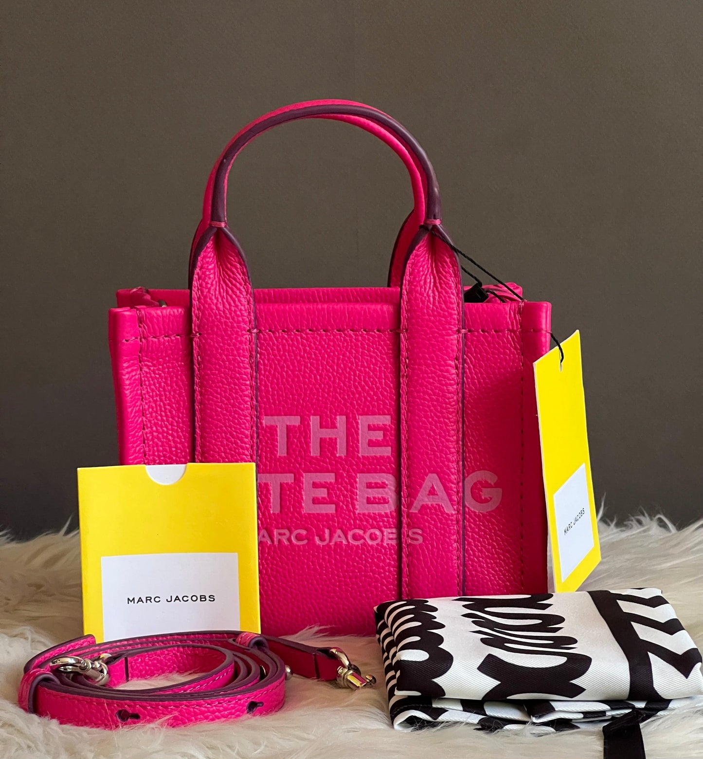 Marc Jacobs The Leather Micro Tote Bag