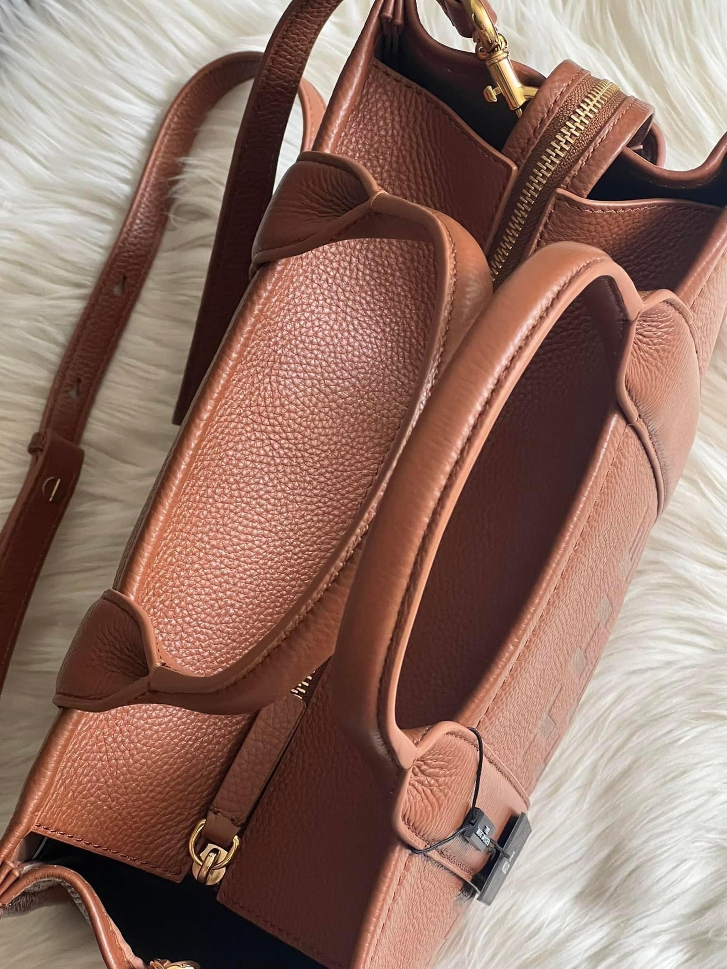 Marc Jacobs The Leather Medium Tote Bag
