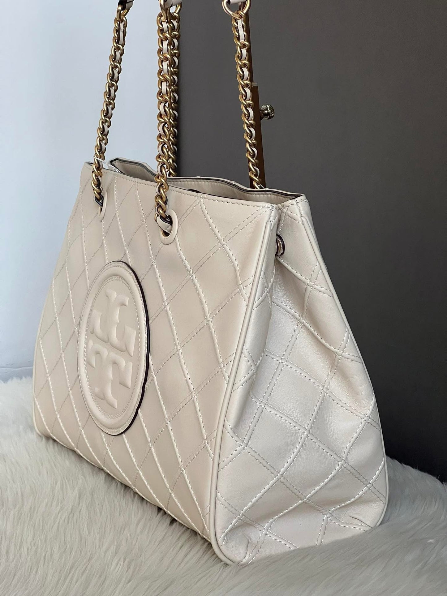 Tory Burch Fleming Soft Chain Tote