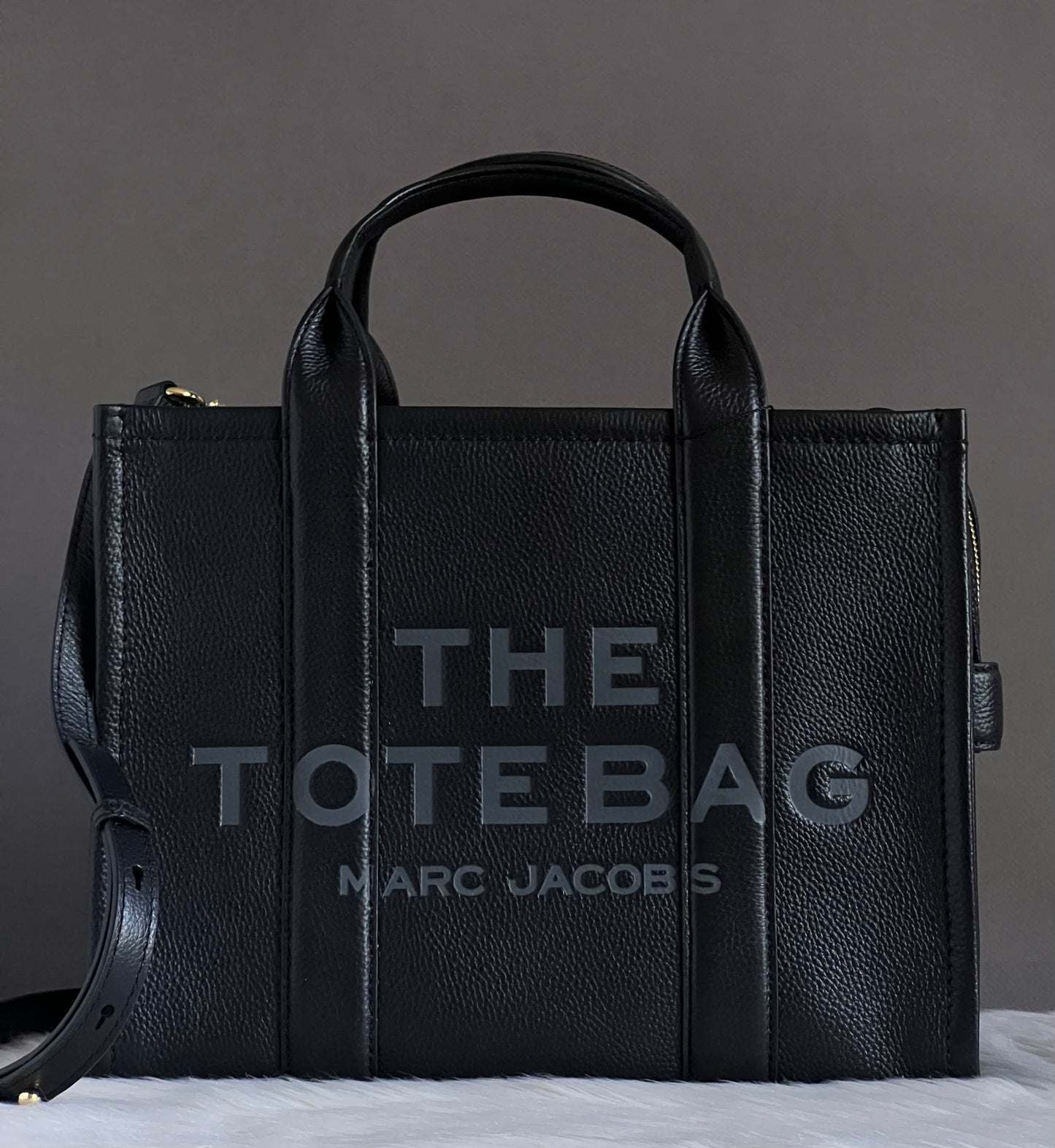 Marc Jacobs The Leather Medium Tote Bag