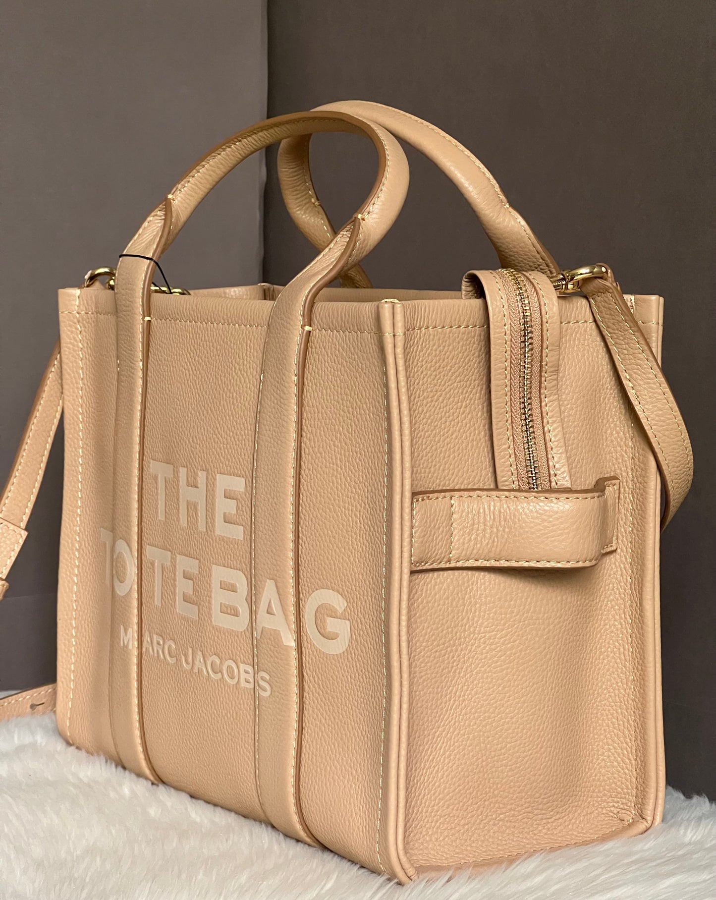 Marc Jacobs The Leather Medium Tote Bag