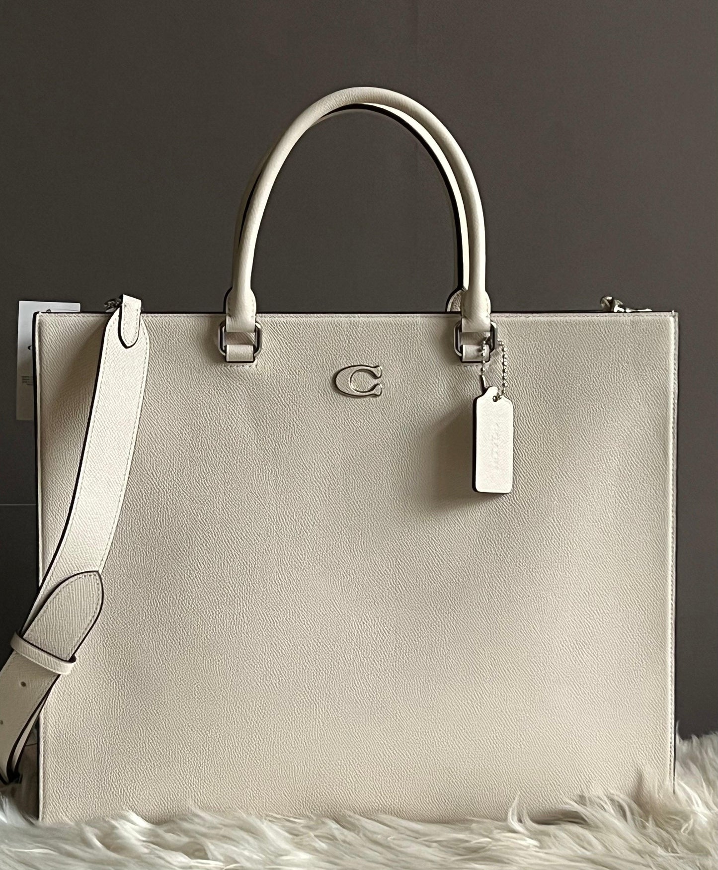 Coach Field Tote 40 with Signature Canvas Detail