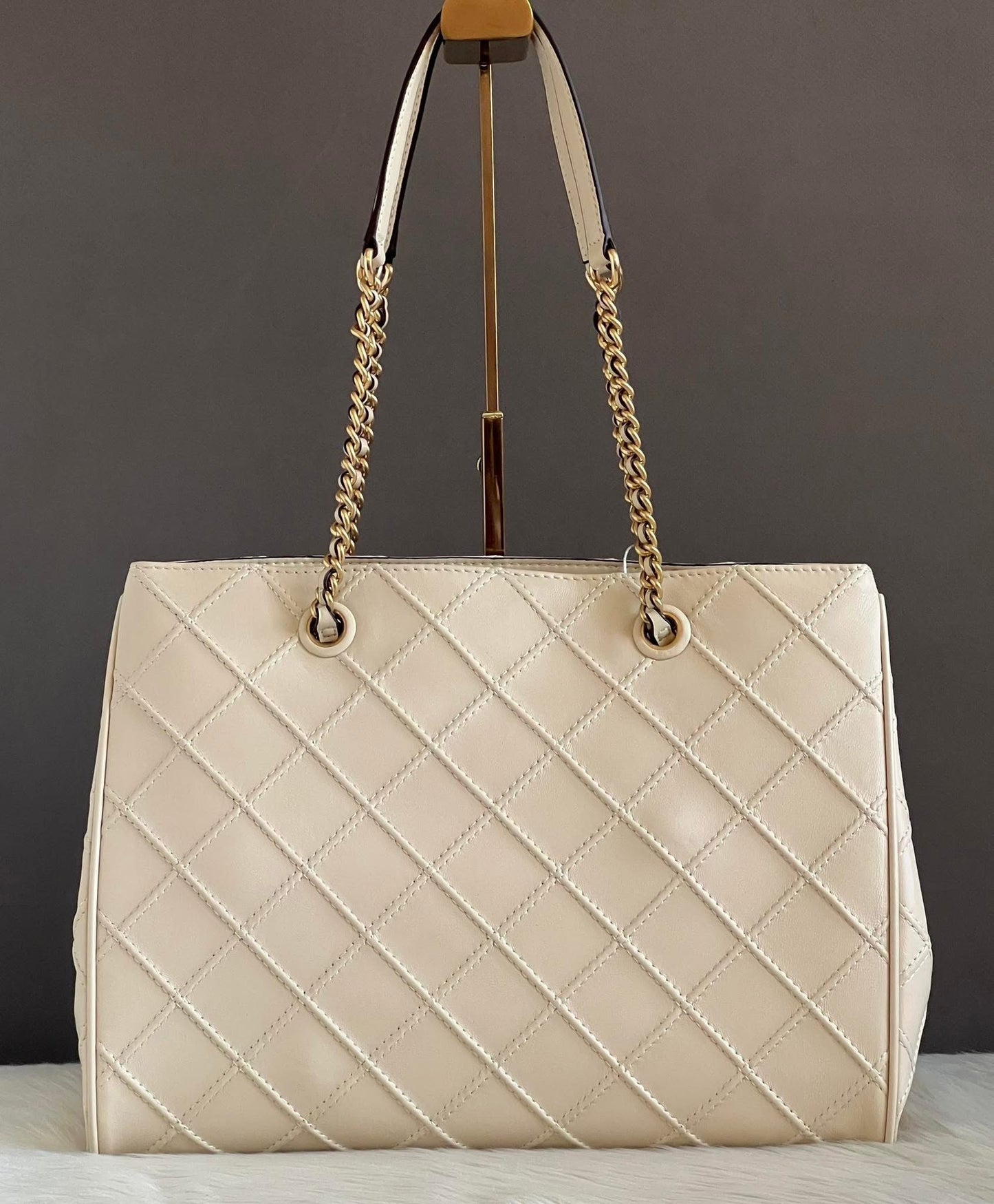 Tory Burch Fleming Soft Chain Tote