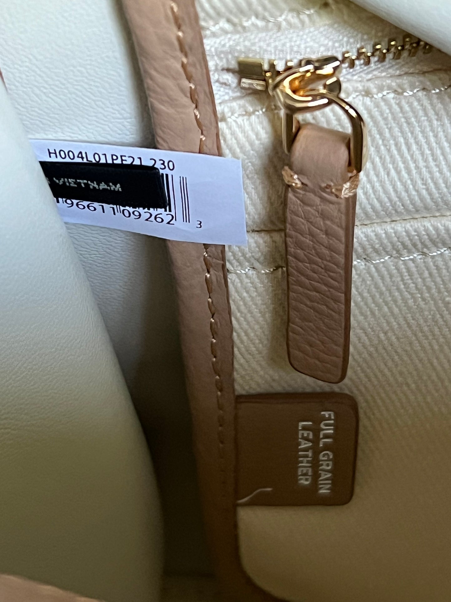 Marc Jacobs The Leather Medium Tote Bag