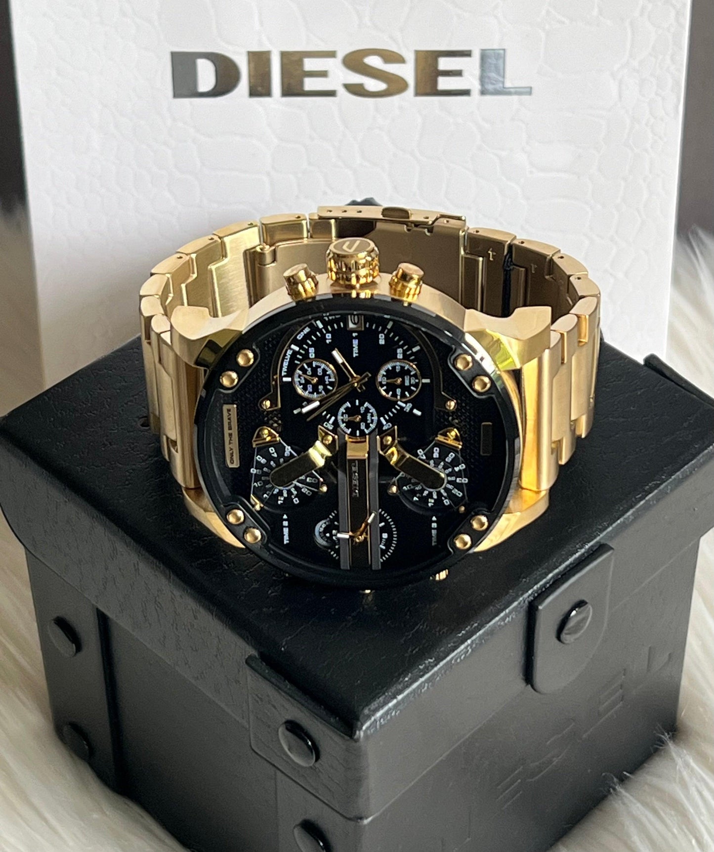 Diesel Men’s Mr. Daddy 2.0 Gold-Tone Chronograph Watch