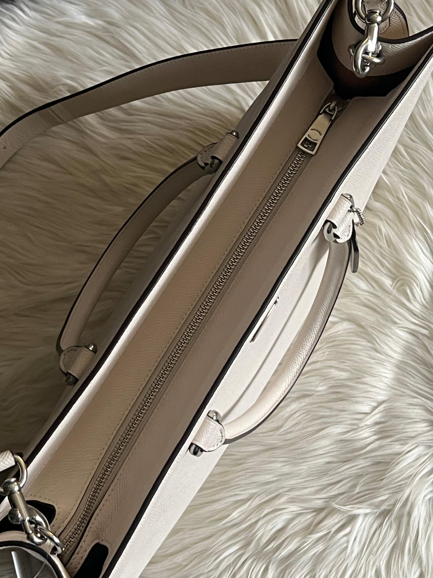 Coach Field Tote 40 with Signature Canvas Detail