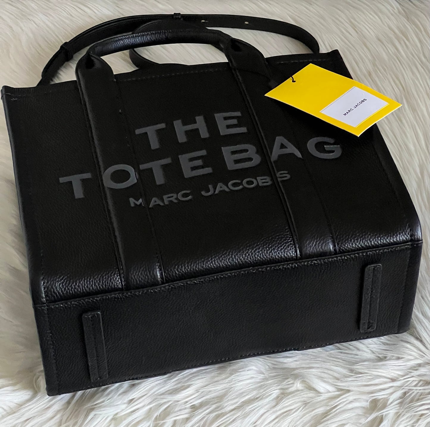Marc Jacobs The Leather Medium Tote Bag
