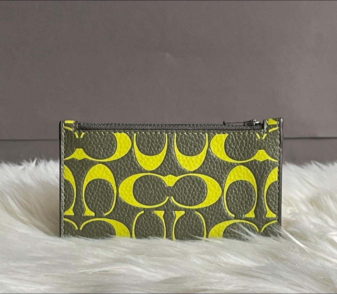 Coach Zip Card Case in Signature Leather