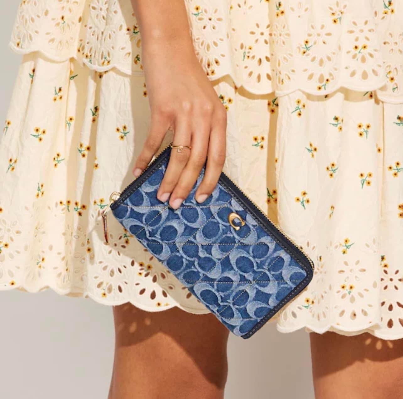 Coach Accordion Zip Wallet In Signature Denim