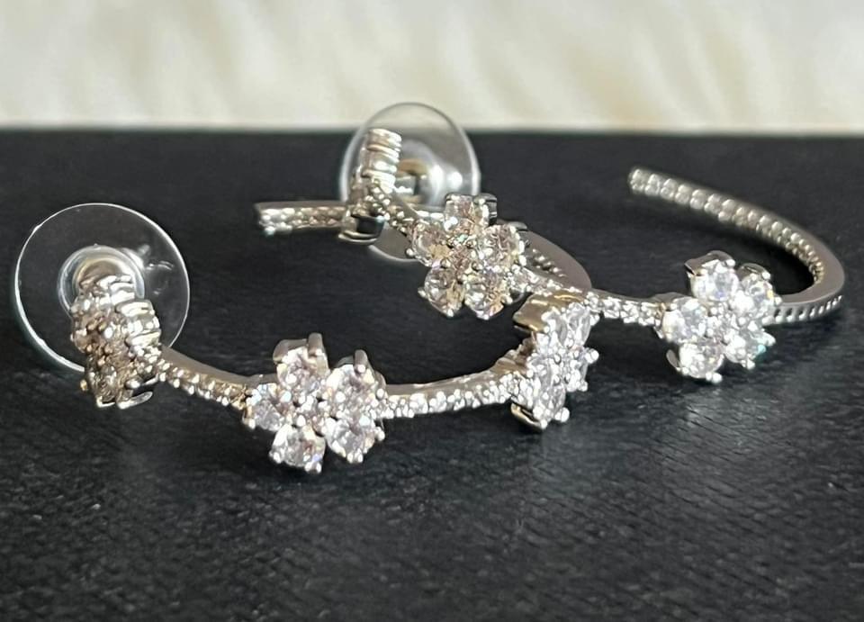 Kate Spade Gleaming Gardenia Flower Hoops Earrings
