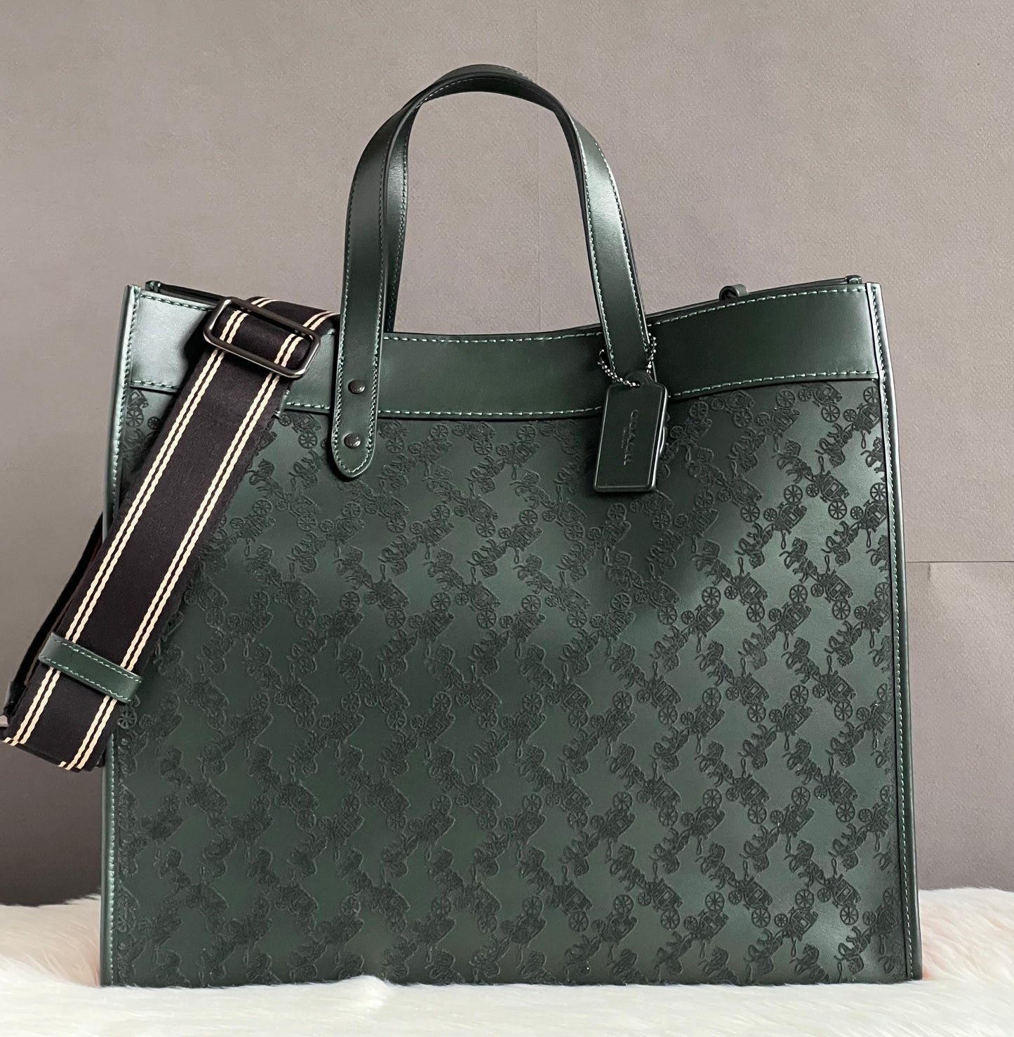 Coach Field Tote 40 with Horse and Carriage