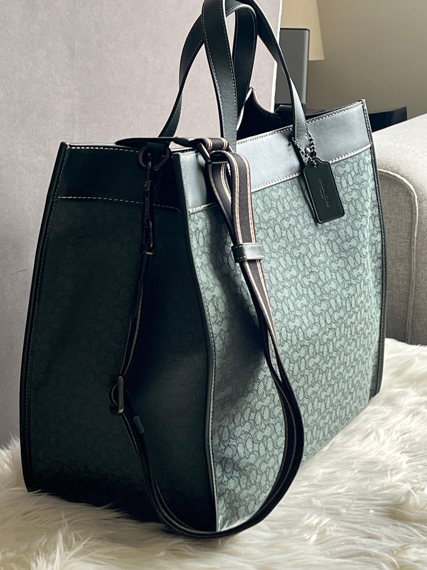 Coach Field Tote 40 in Micro Signature Jacquard