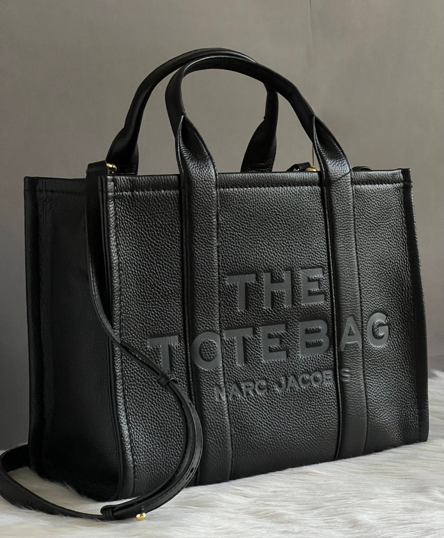 Marc Jacobs The Leather Medium Tote Bag