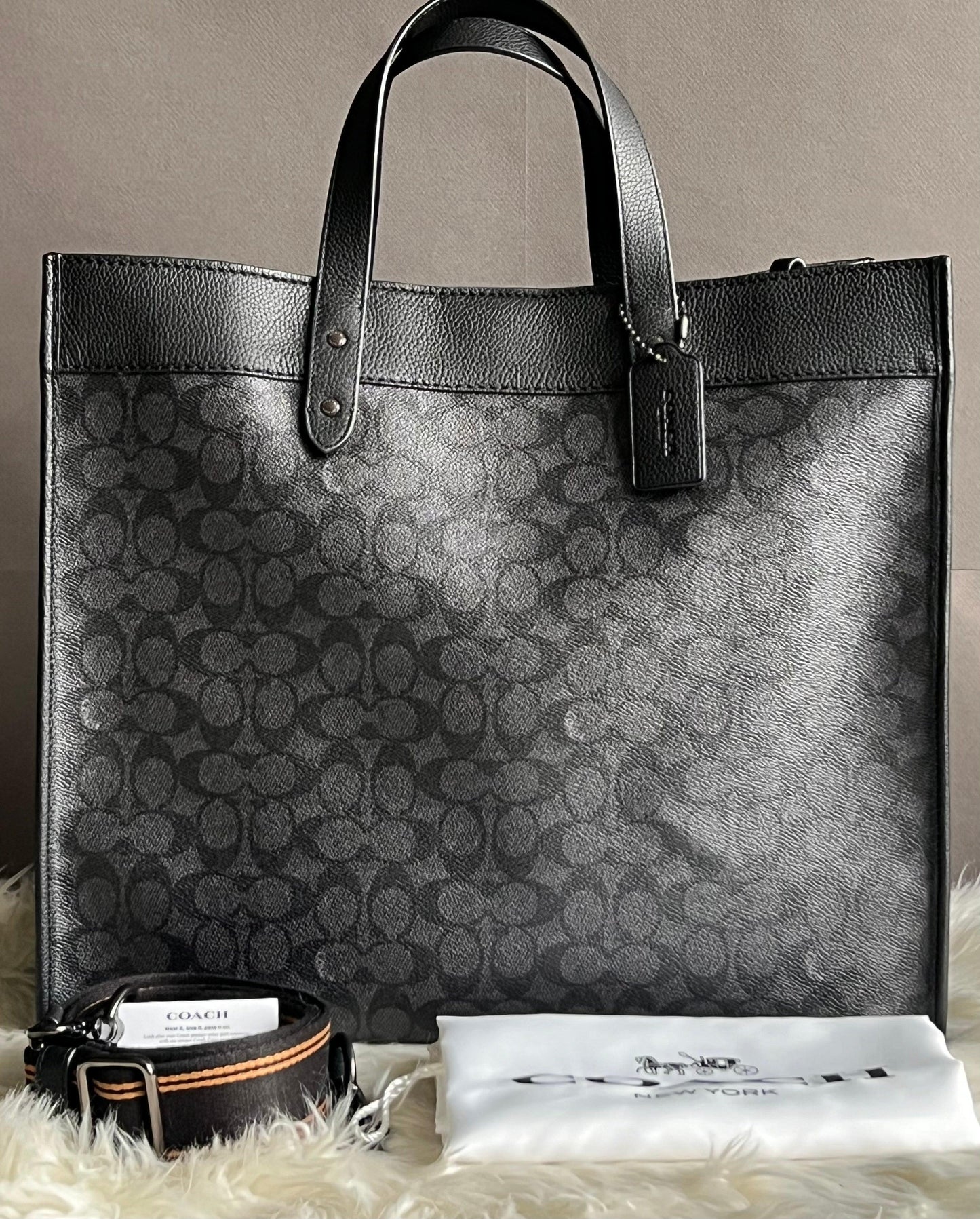 Coach Field Tote 40 in Signature Canvas