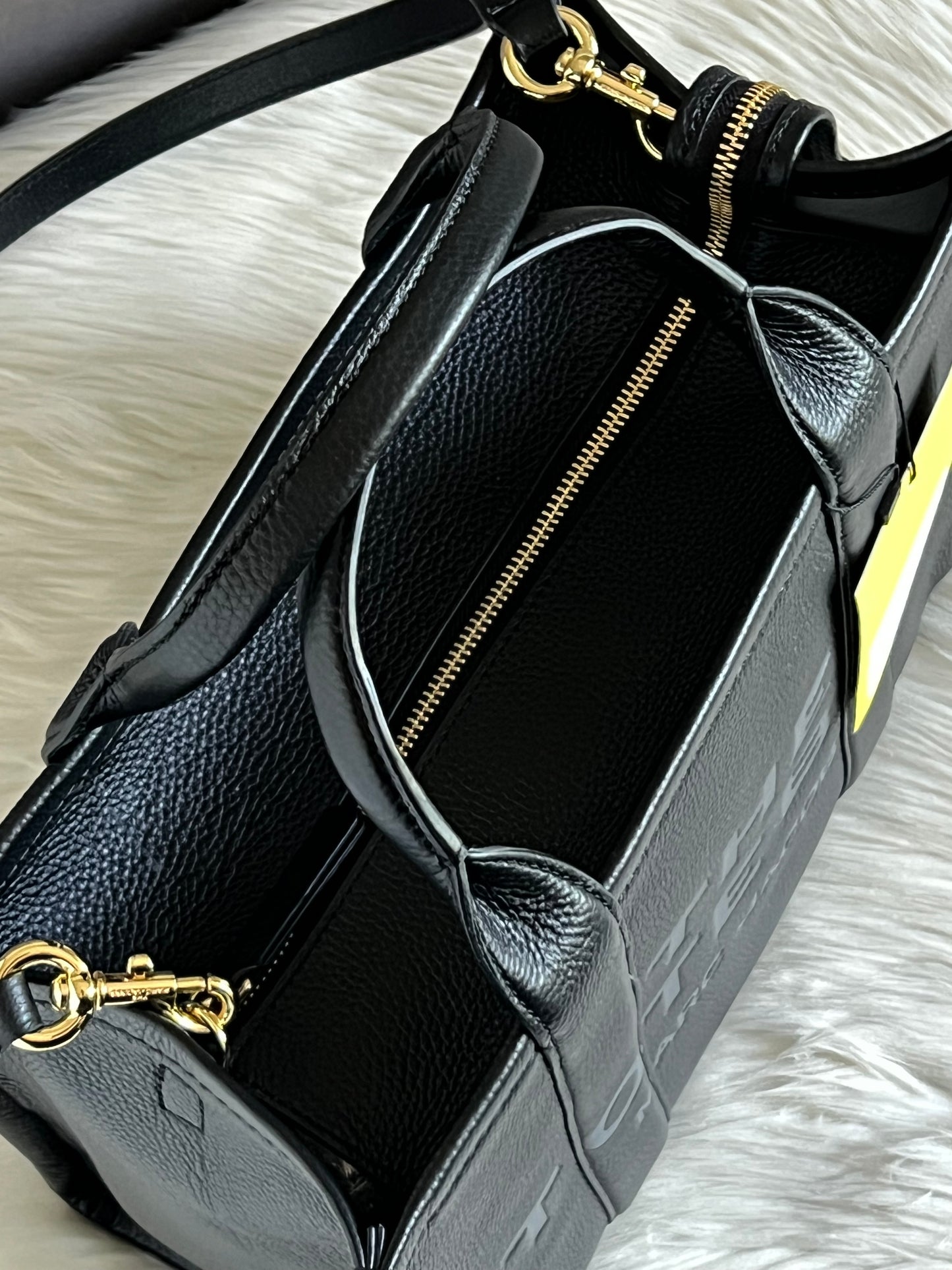 Marc Jacobs The Leather Medium Tote Bag