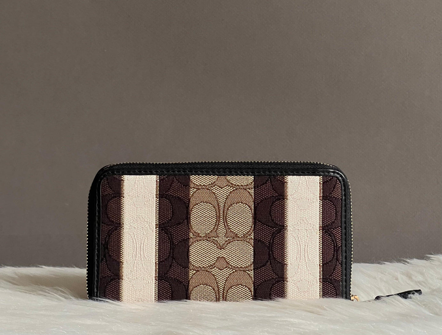 Coach Medium Id Zip Wallet In Signature Jacquard With Stripes