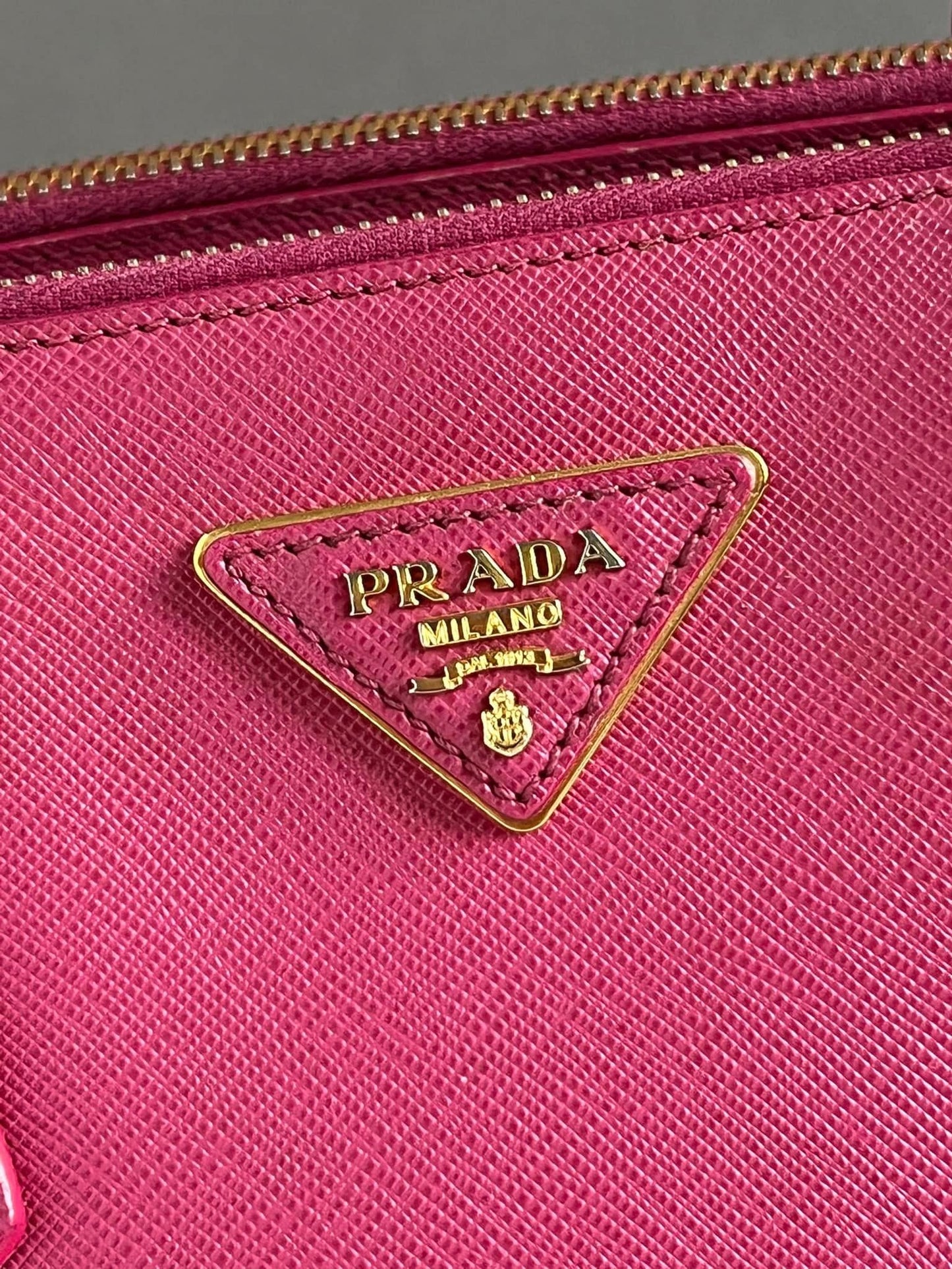 Prada Saffiano Lux Medium Galleria Zip Tote