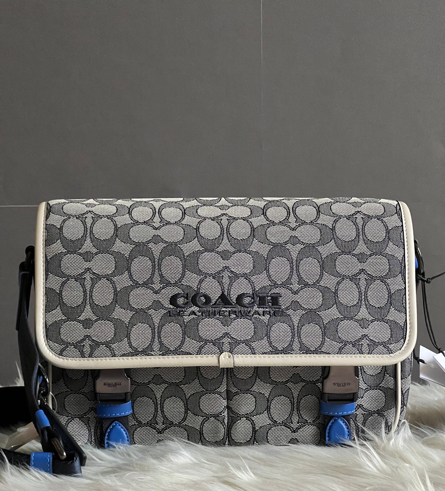 Coach League Messenger Bag in Signature
