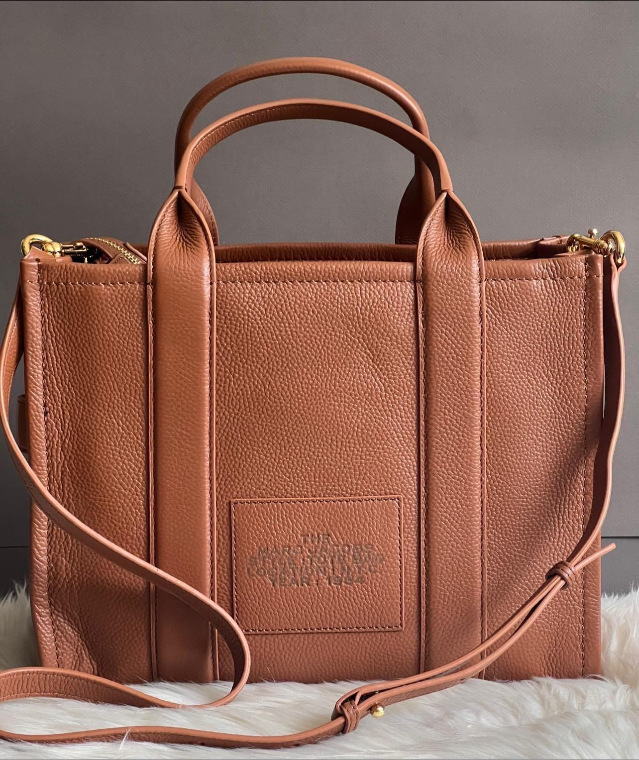 Marc Jacobs The Leather Medium Tote Bag