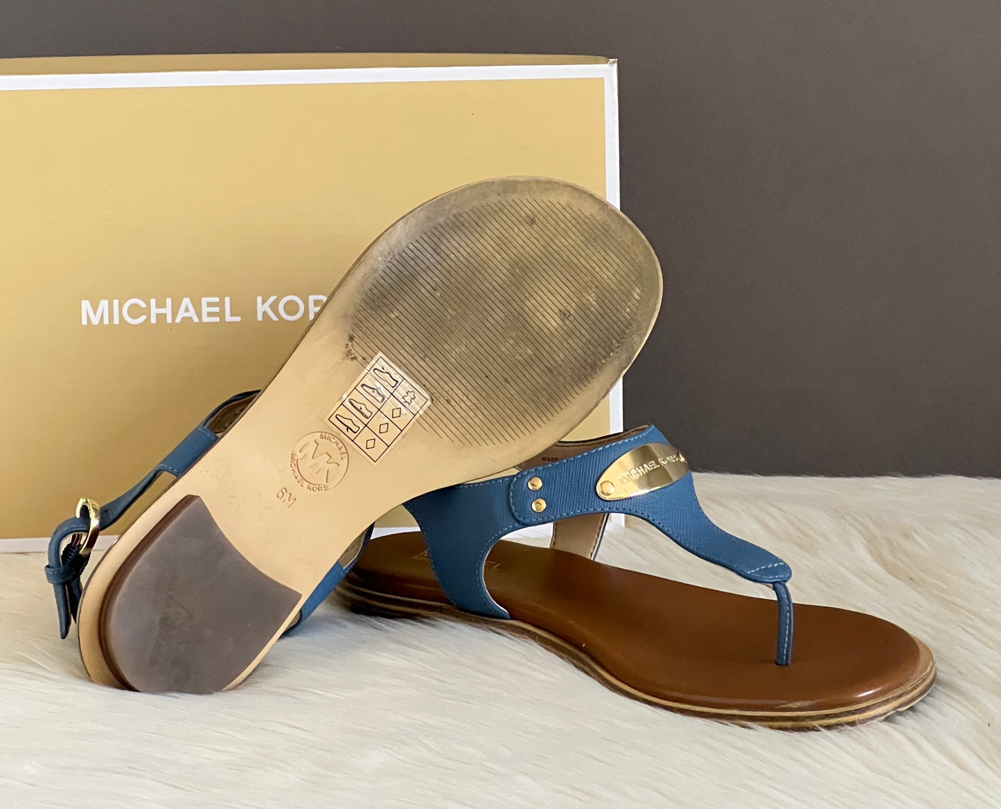 Michael Kors Logo Plate Leather Thong Sandal