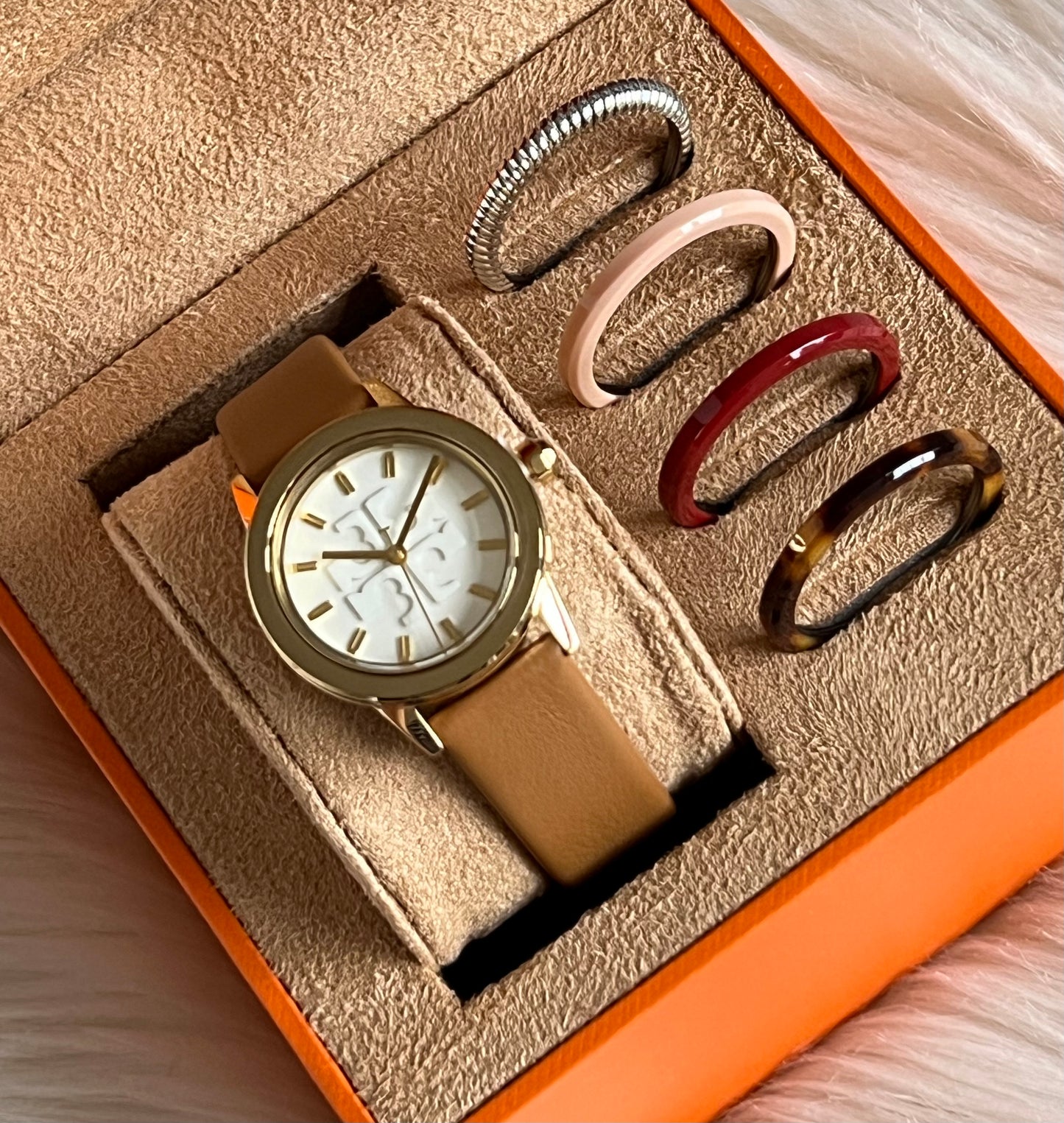 Tory Burch Gigi Leather Strap Watch Gift Set