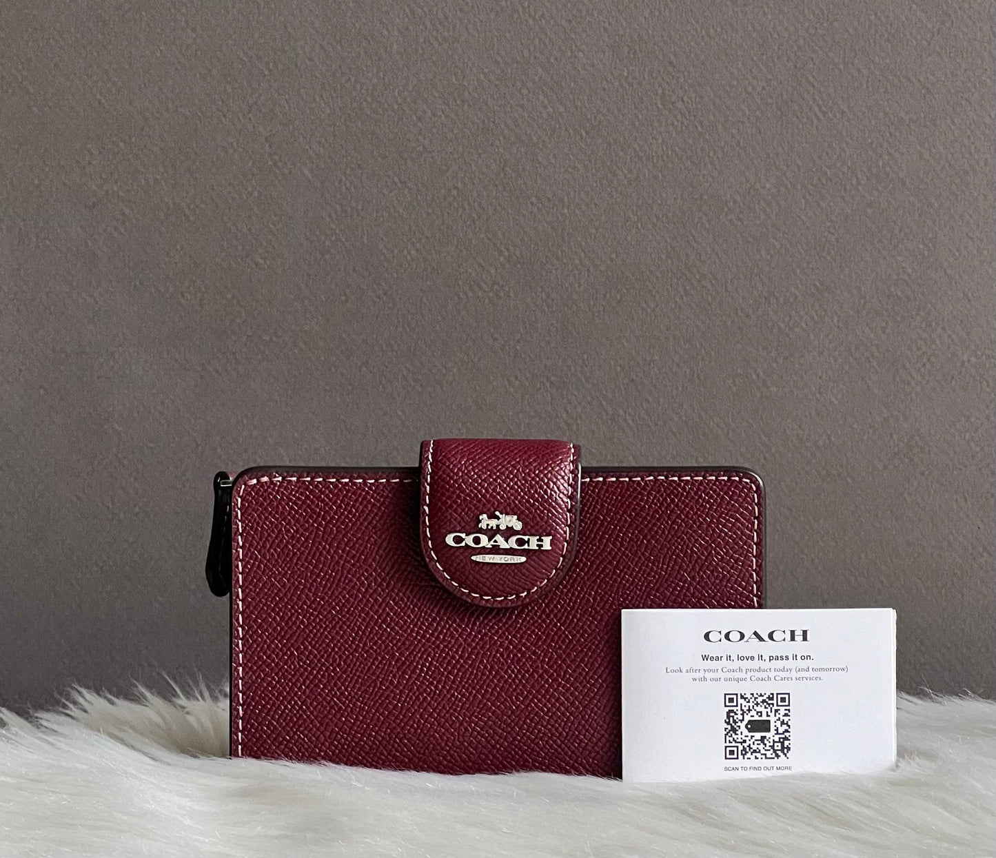 Coach Medium Corner Zip Wallet