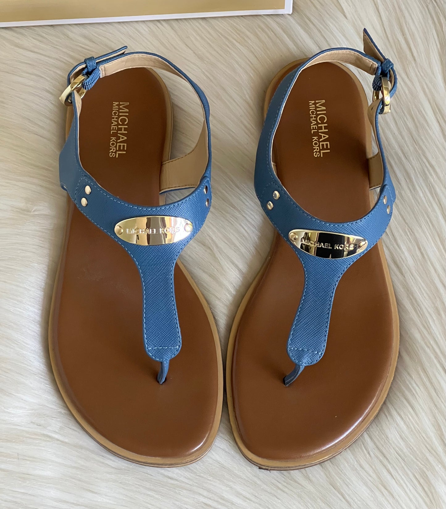 Michael Kors Logo Plate Leather Thong Sandal