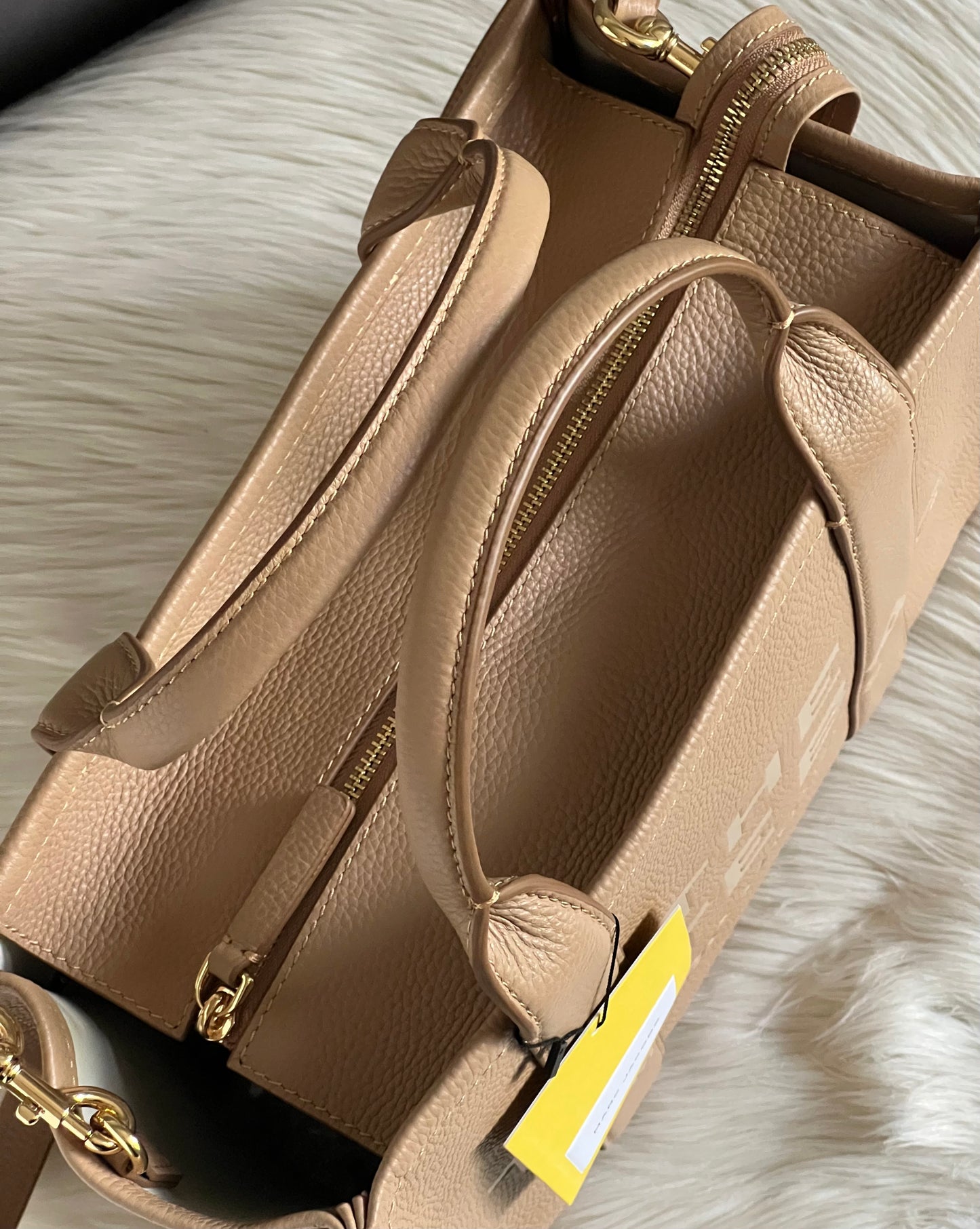 Marc Jacobs The Leather Medium Tote Bag