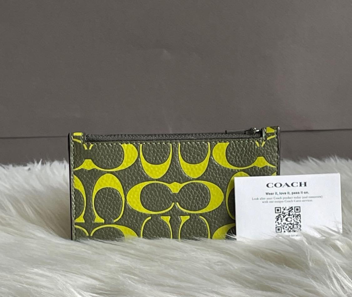 Coach Zip Card Case in Signature Leather