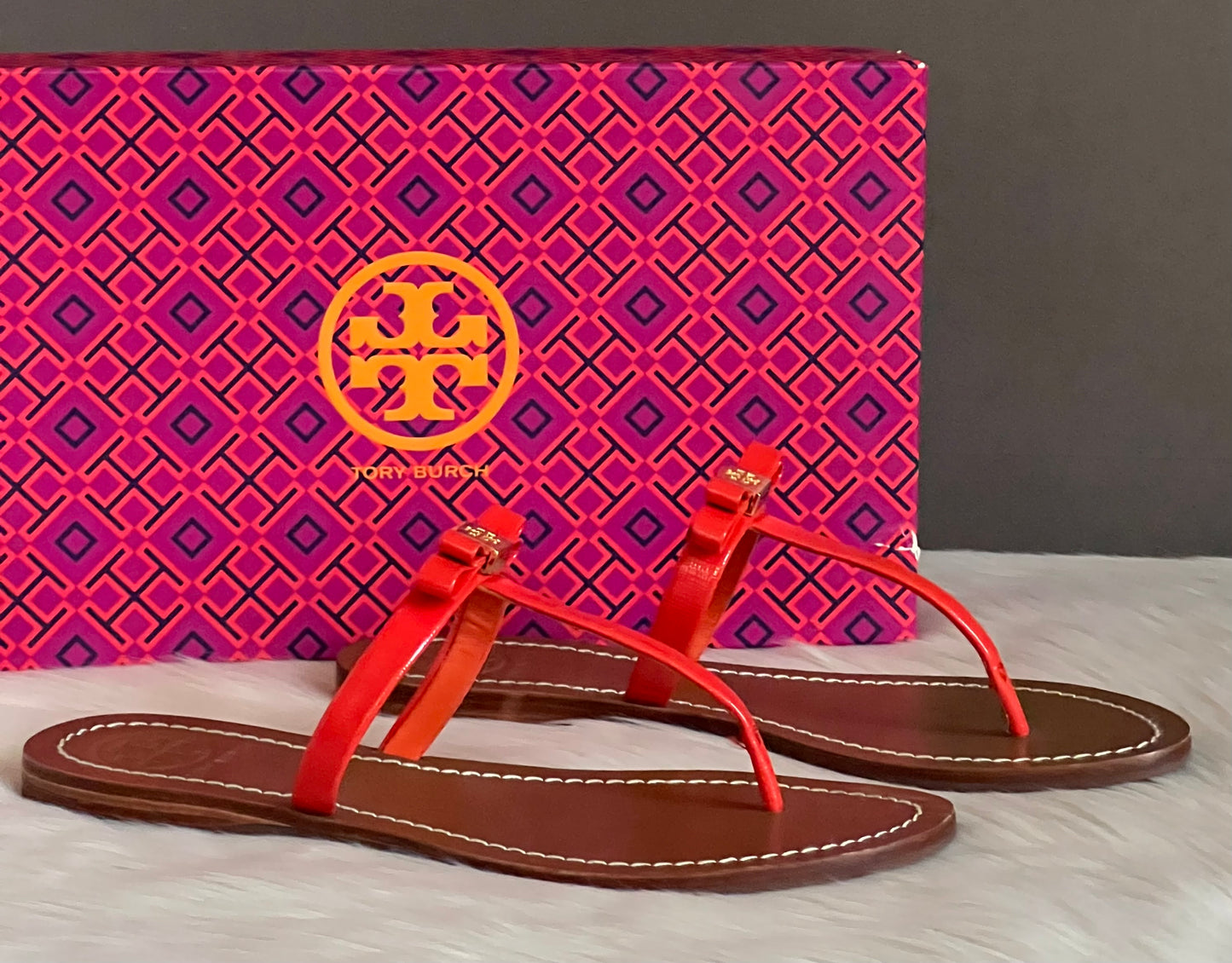 Tory Burch Patent Saffiano Leighanne Flat Thong
