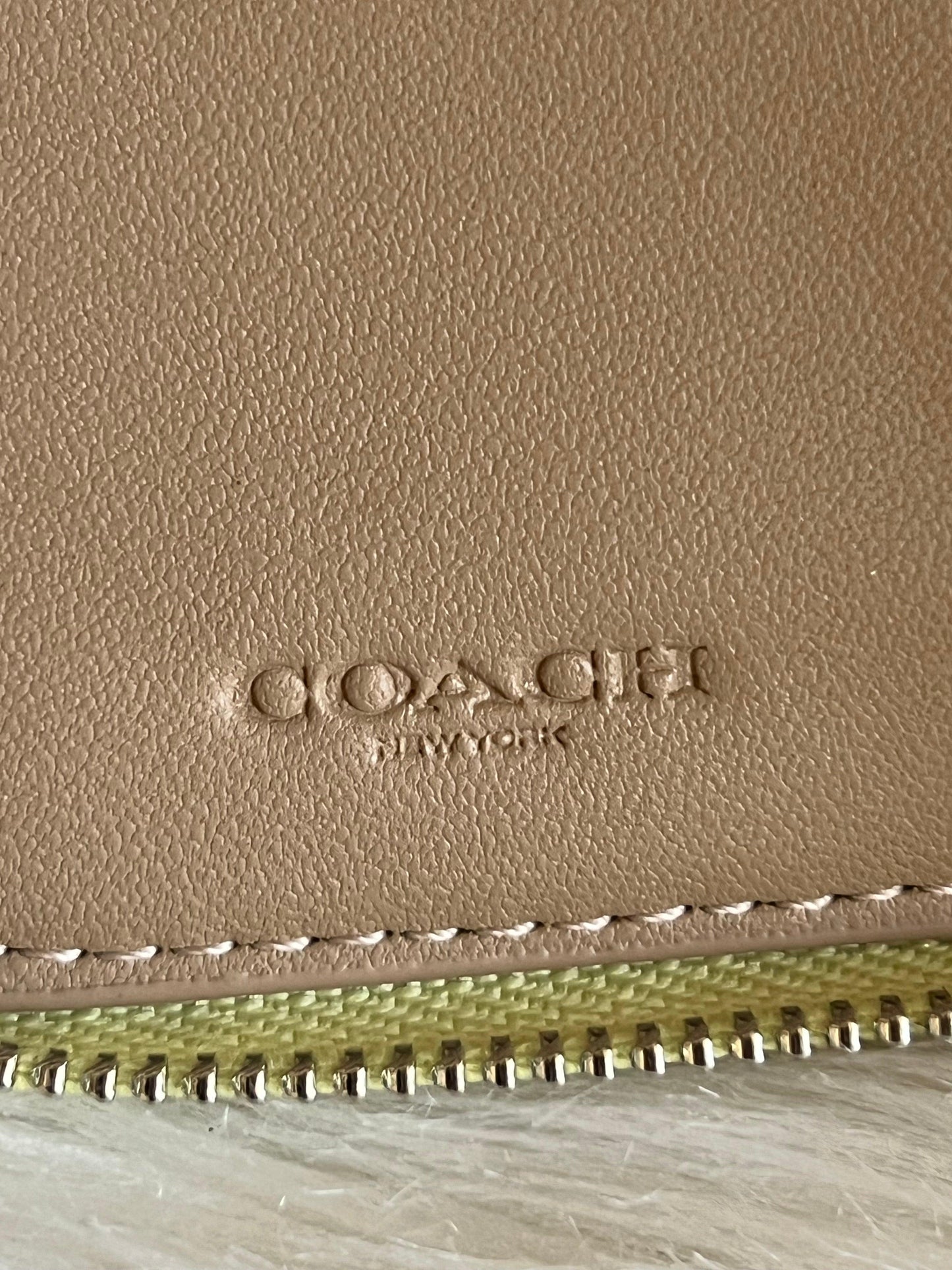 Coach Medium Id Zip Wallet With Puffy Diamond Quilting