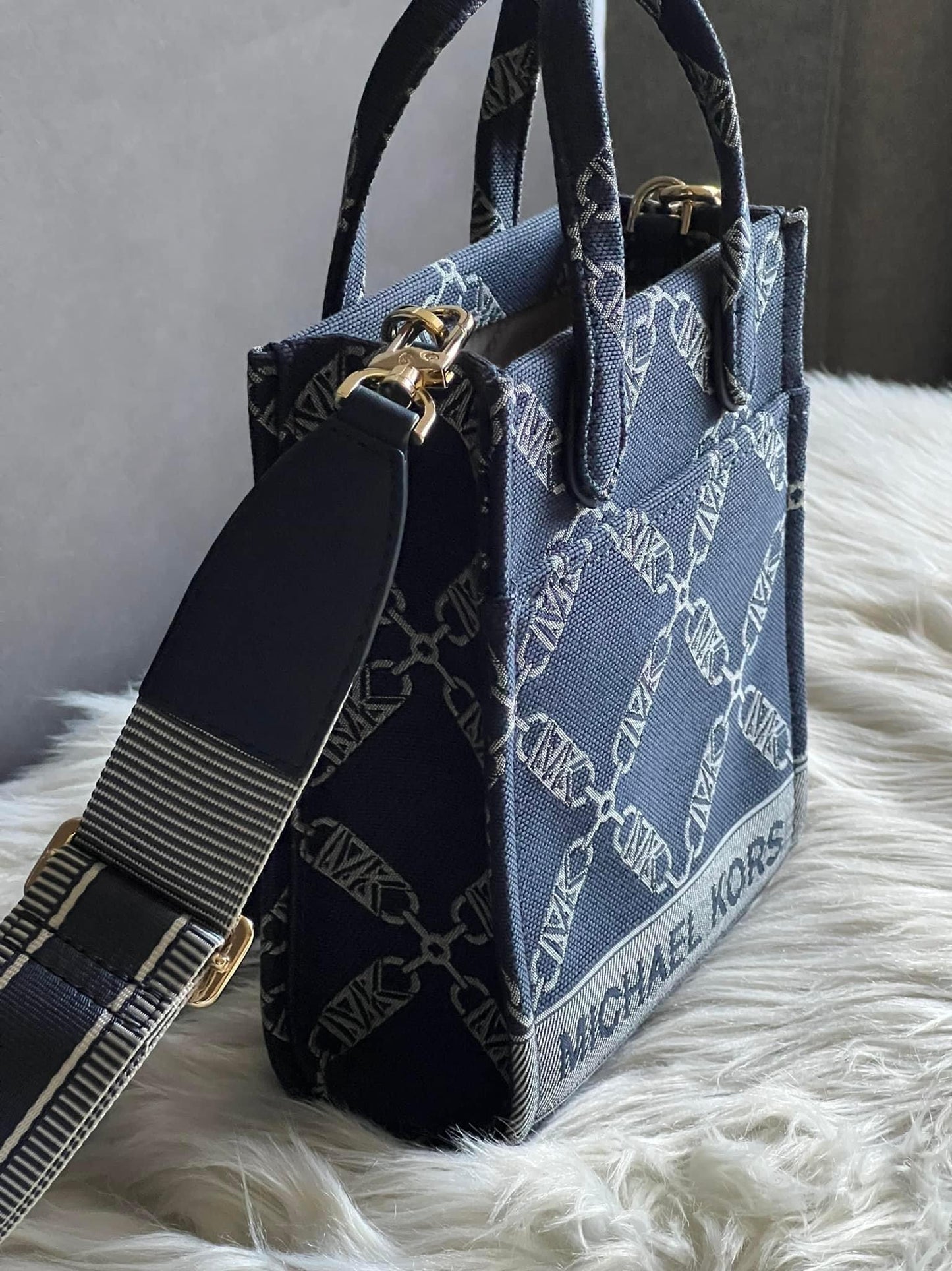 Michael Kors Gigi XS Shopper Tote Crossbody