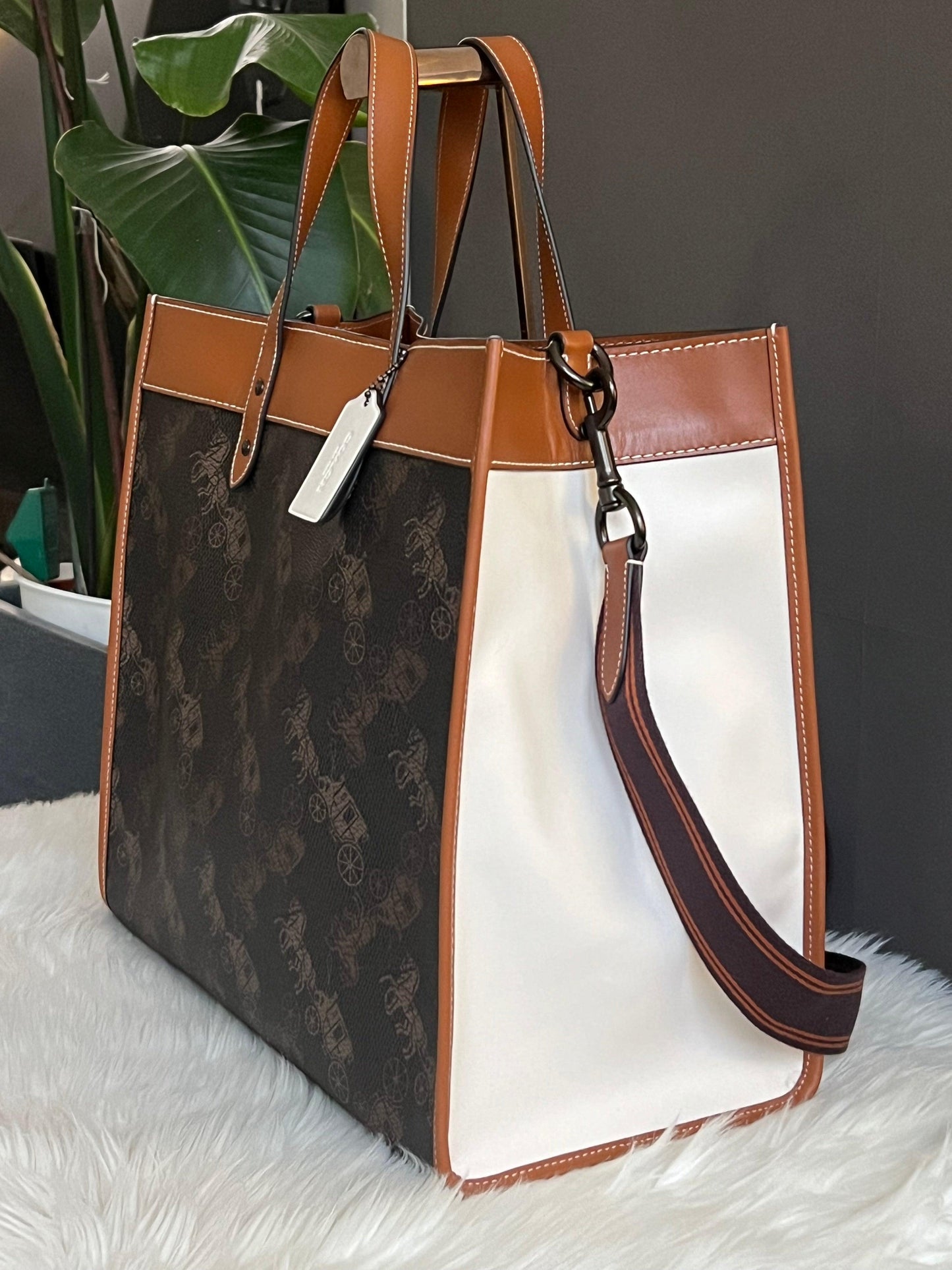 Coach Field Tote 40 with Large Horse and Carriage Print