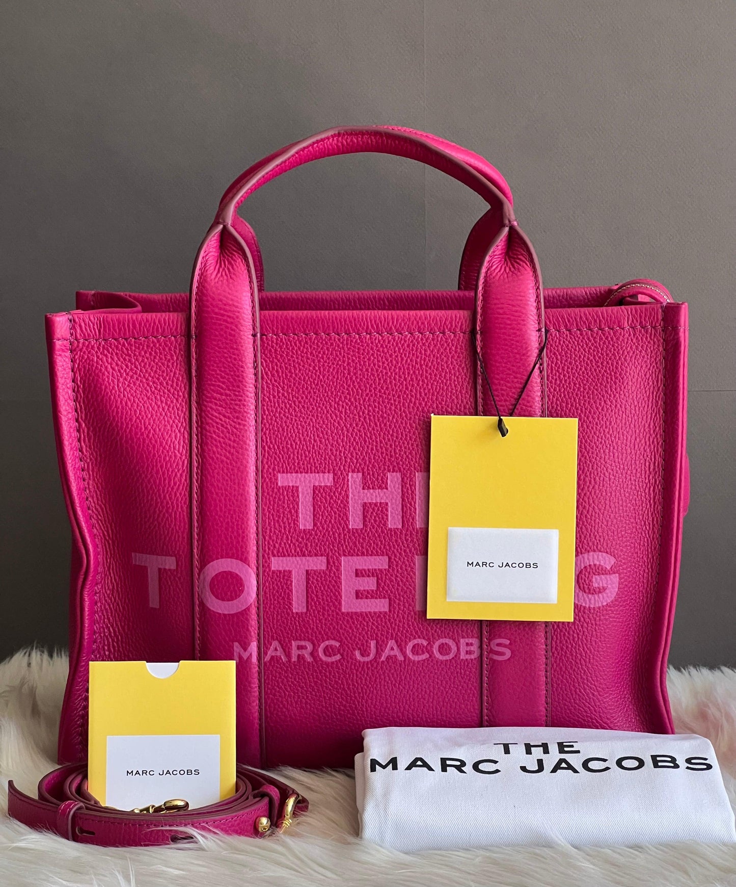 Marc Jacobs The Leather Medium Tote Bag