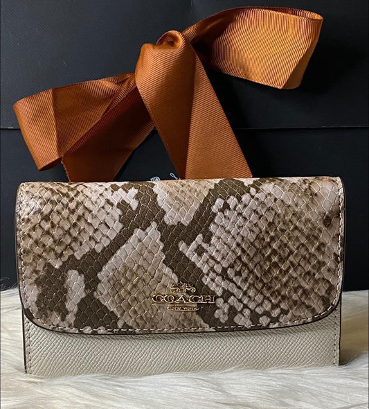 Coach Medium Envelope Wallet