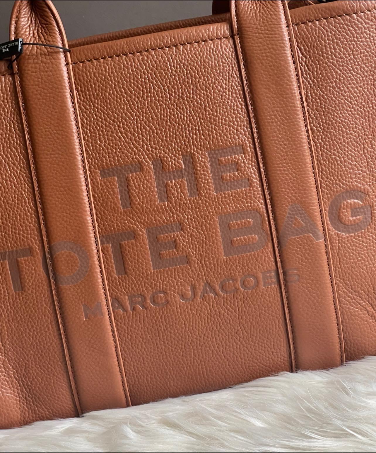 Marc Jacobs The Leather Medium Tote Bag